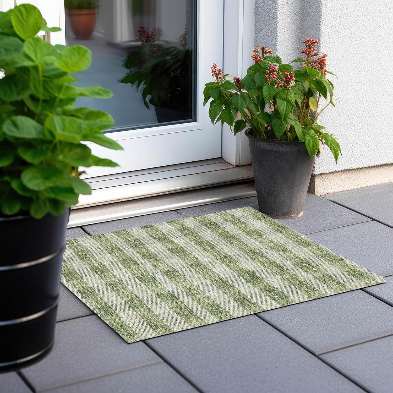 Green and White Plaid Indoor/Outdoor Washable Synthetic Rug