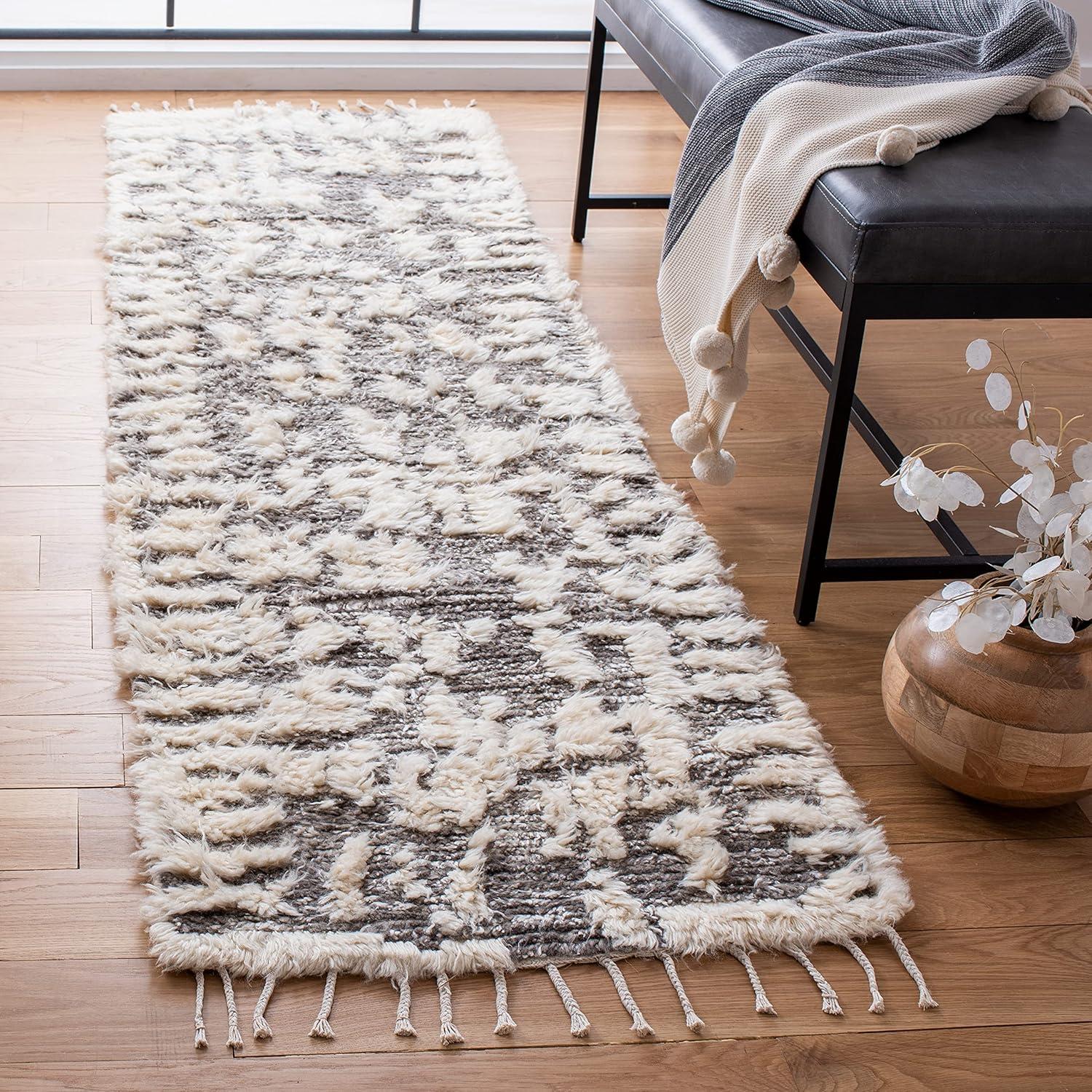 Manhattan MAN469 Hand Knotted Area Rug  - Safavieh