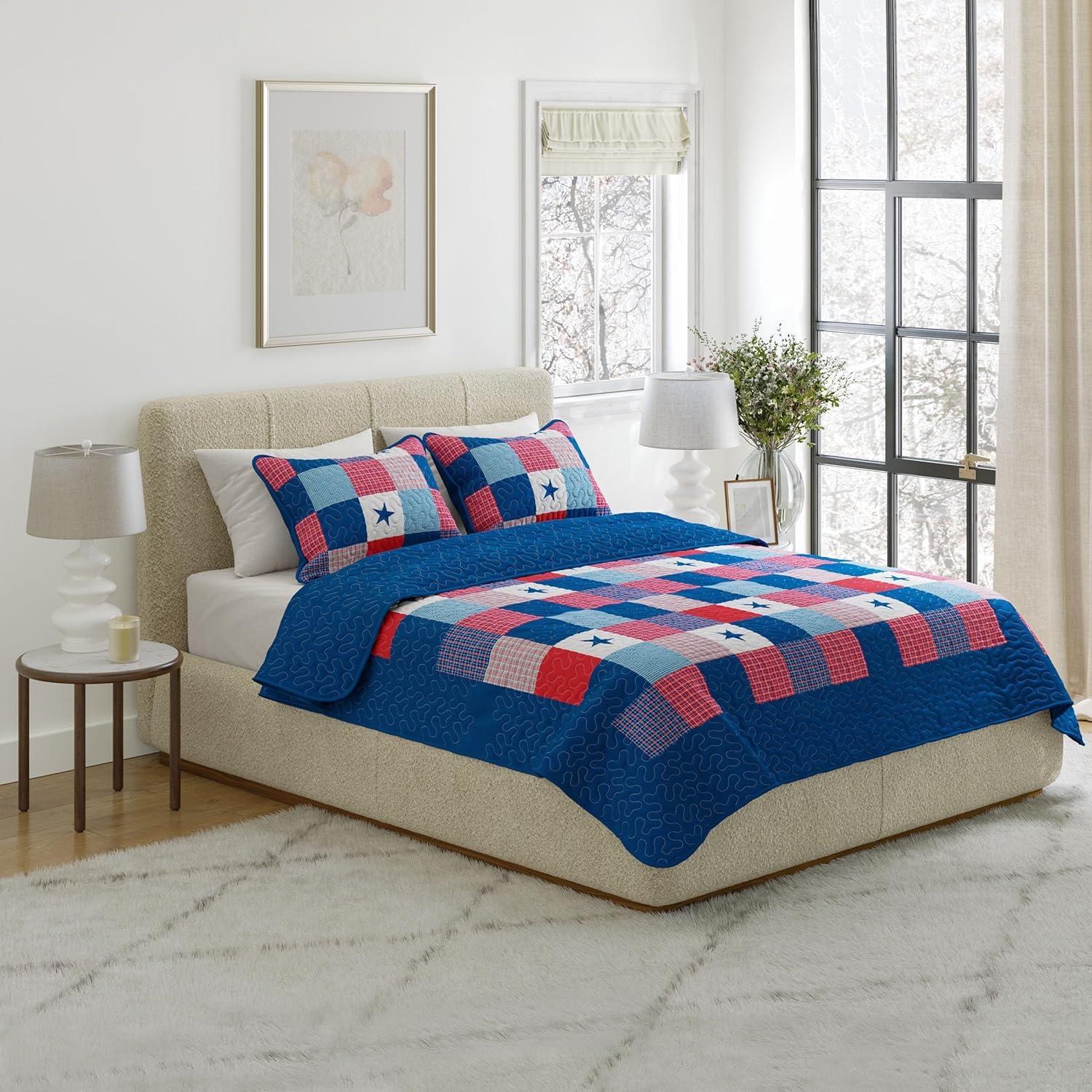 Lavish Home Caroline Quilt Set - Microfiber Americana Stars and Plaid Patchwork Bedding with 2 Pillow Shams
