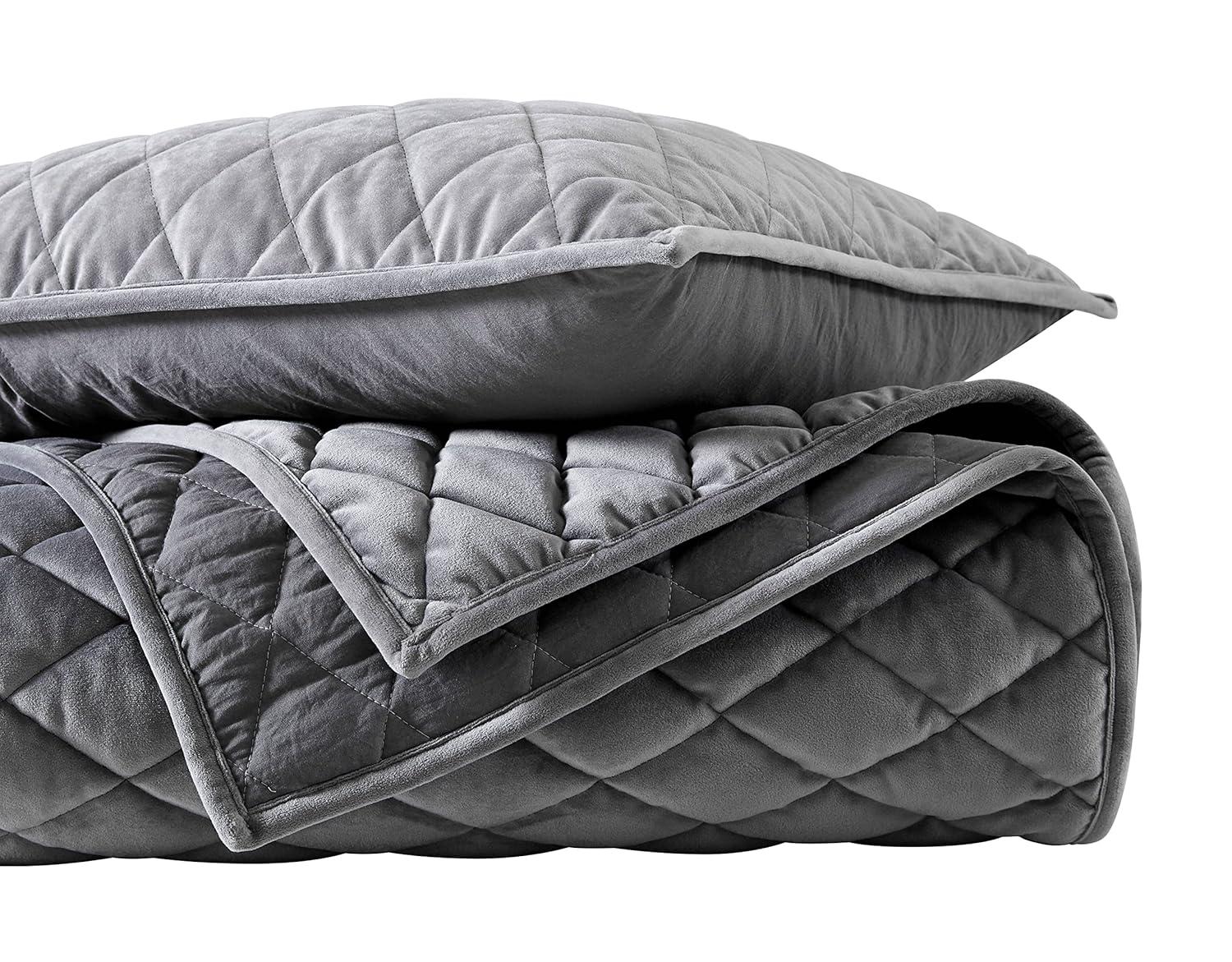Vera Wang Vera Wang Diamond Velvet Quilt Set