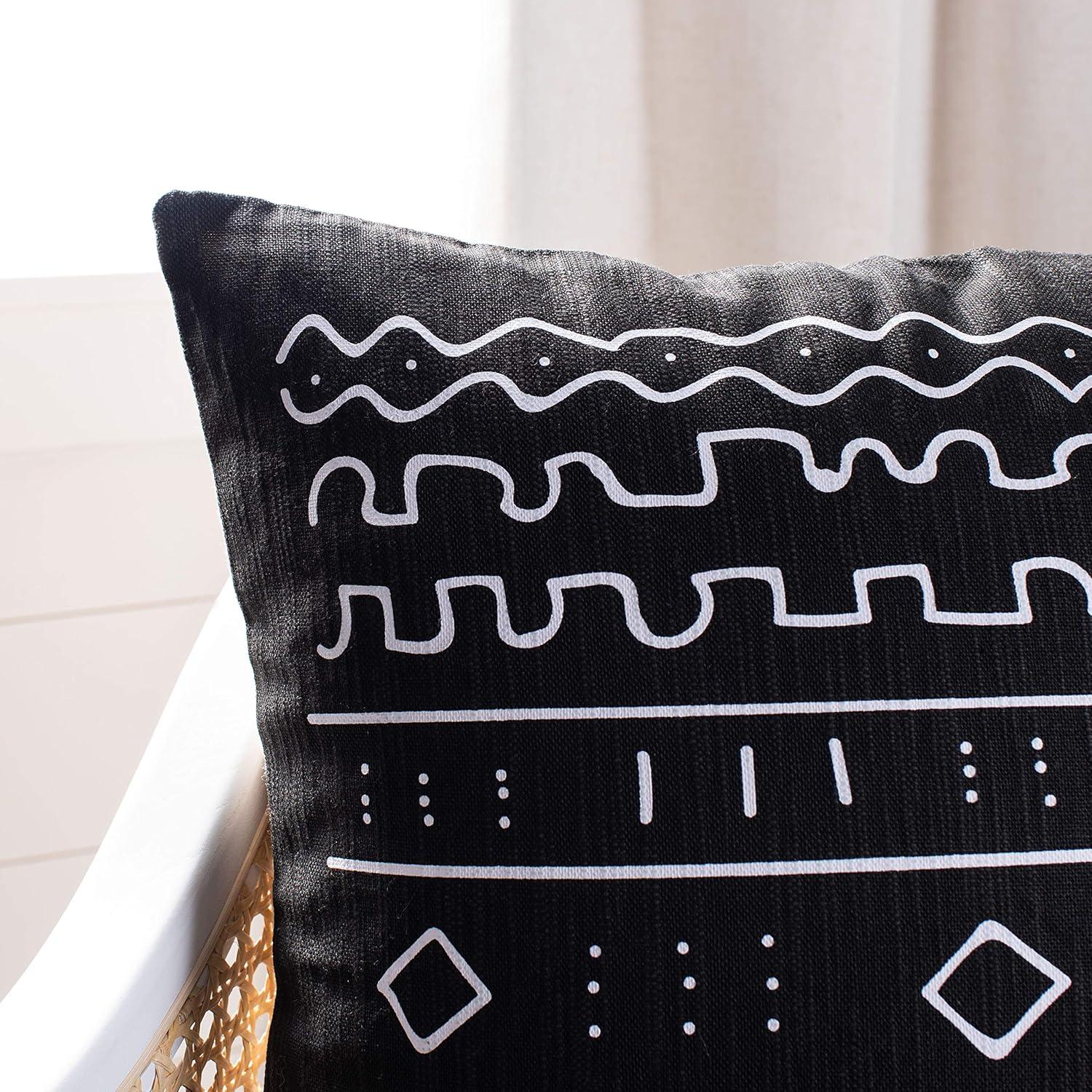 Rila Pillow - Black/White - 18"X18" - Safavieh