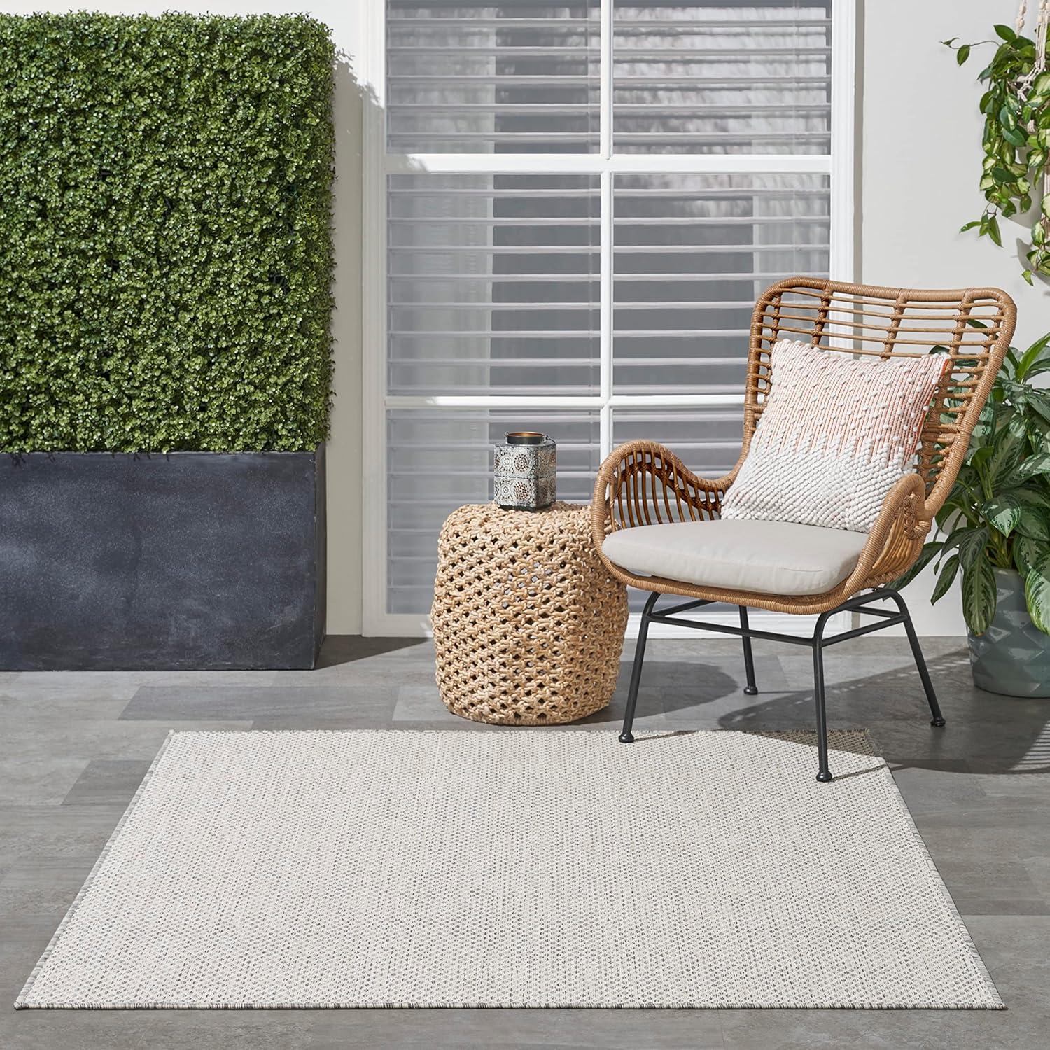 Nourison Courtyard Modern Easy Care Outdoor Rug