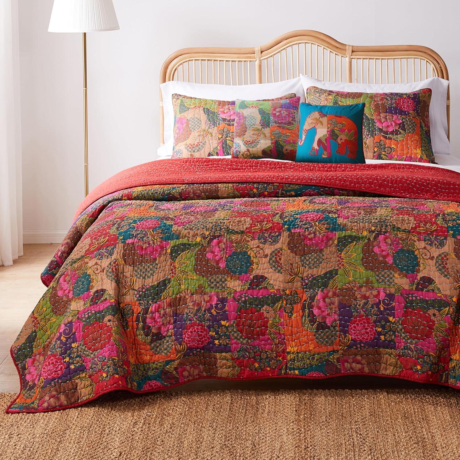 Greenland Home Fashions Jewel Boho Patchwork Print Quilt Set with Throw Pillows
