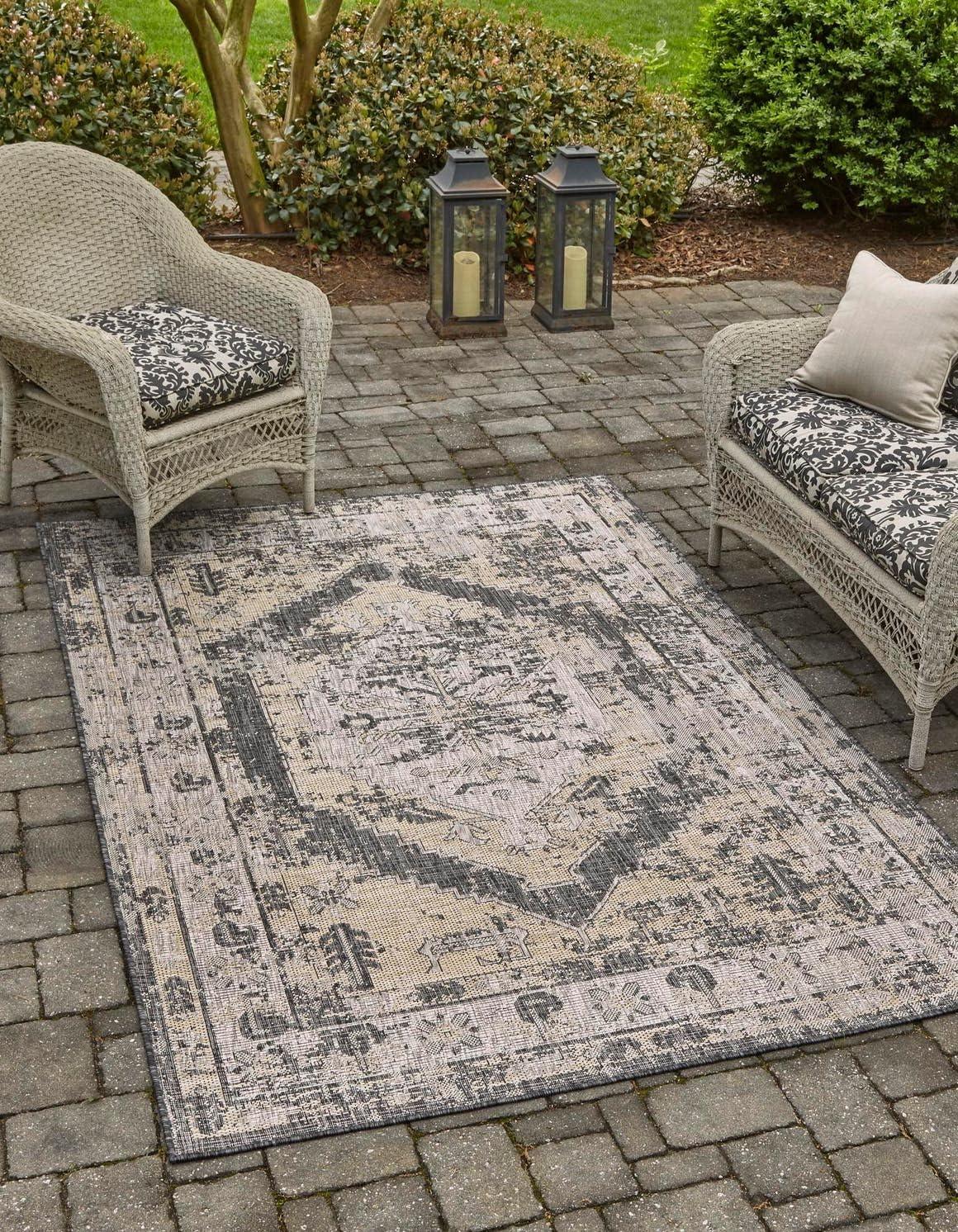 Unique Loom Outdoor Traditional Collection Area Rug - Valeria (3' 3" x 5' 3" Rectangle Charcoal/Natural)