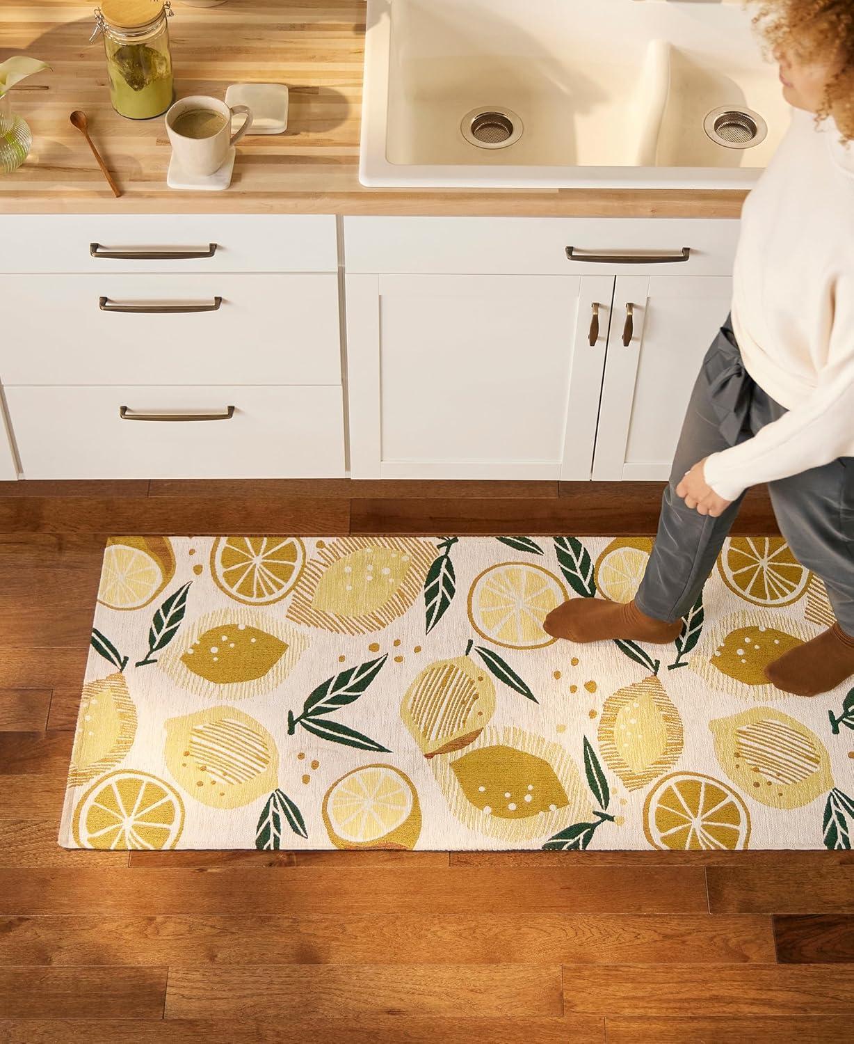 TOWN & COUNTRY LUXE Livie Fresh Lemon Everwash Washable Kitchen Mat