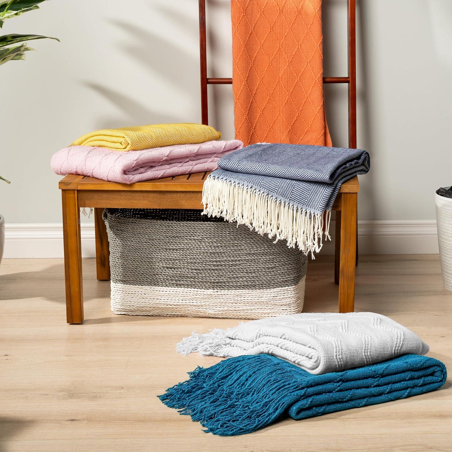 Pavilia Throw Blanket