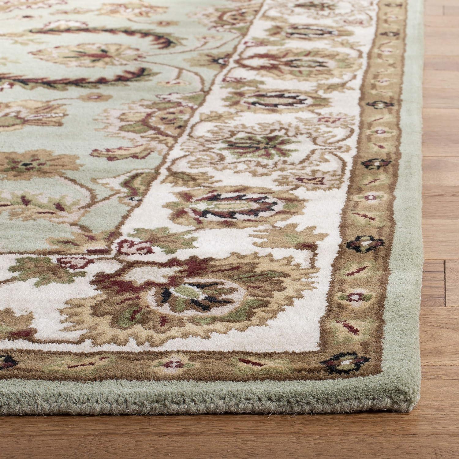 SAFAVIEH Heritage Ronnette Traditional Wool Area Rug, Light Green/Ivory, 4' x 6'