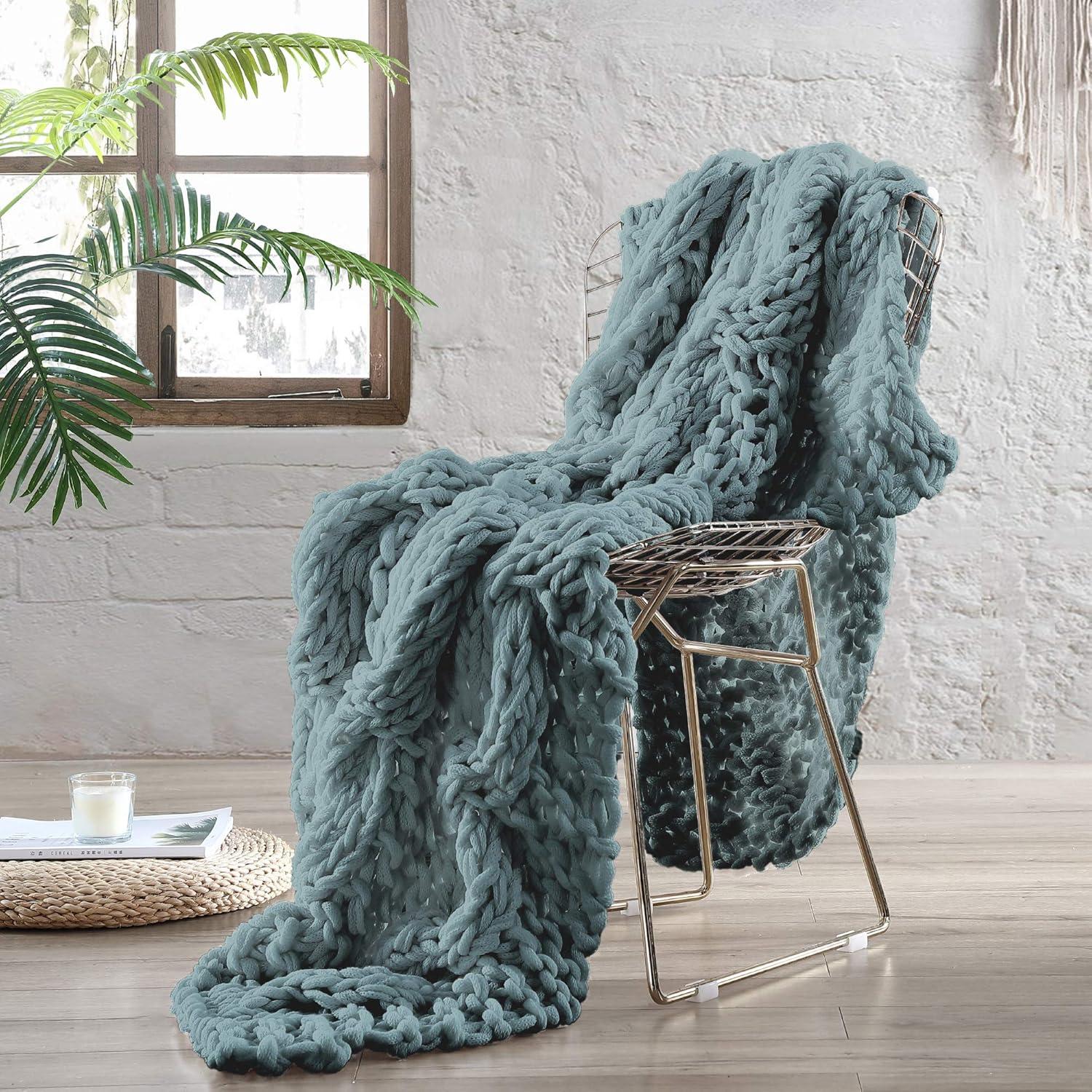 Modern Threads Chunky Knit throw, 50 x 60, Reina.