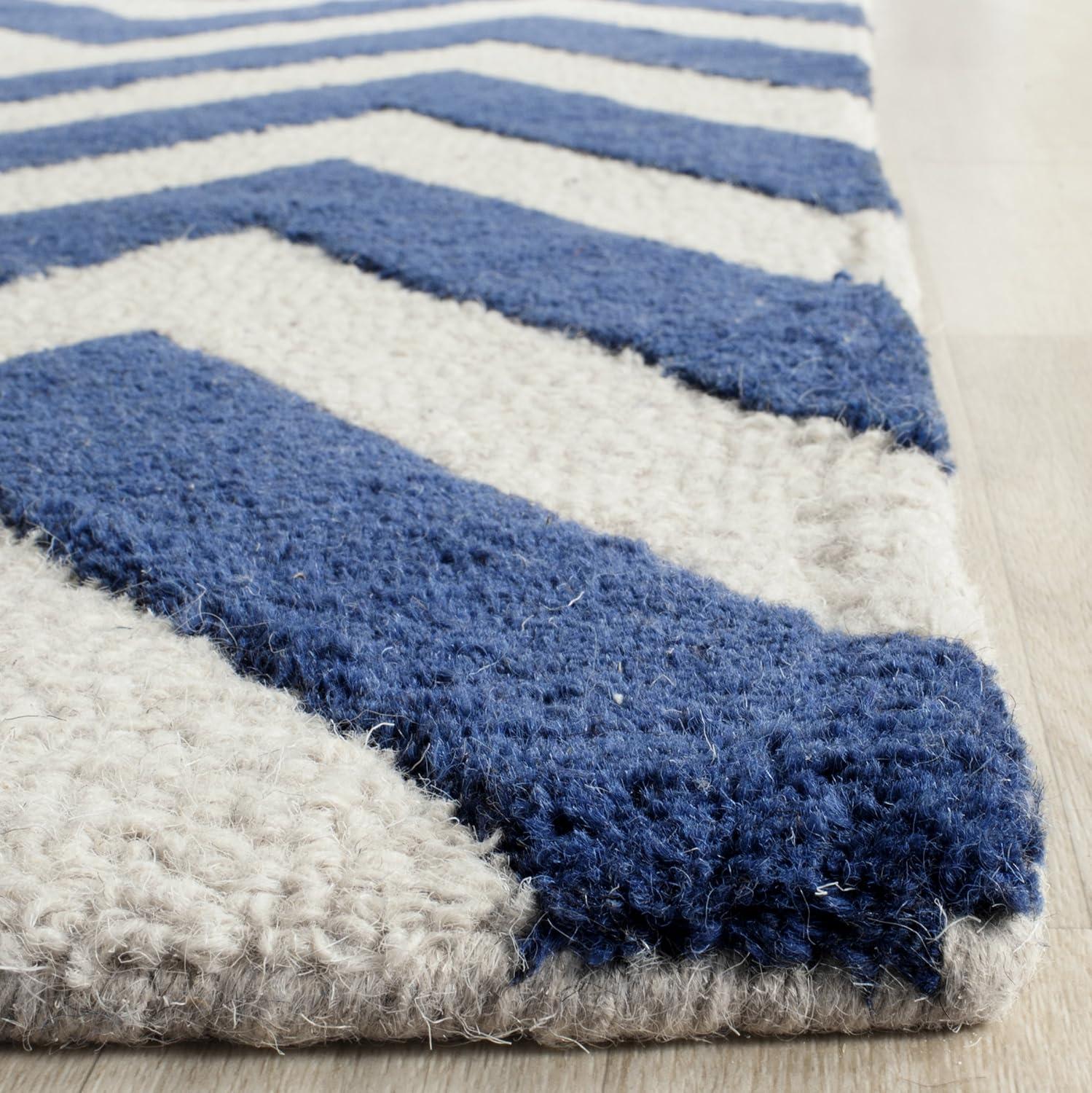 SAFAVIEH Cambridge Kaitlyn Zig Zag Stripes Wool Area Rug, Navy/Ivory, 2' x 3'