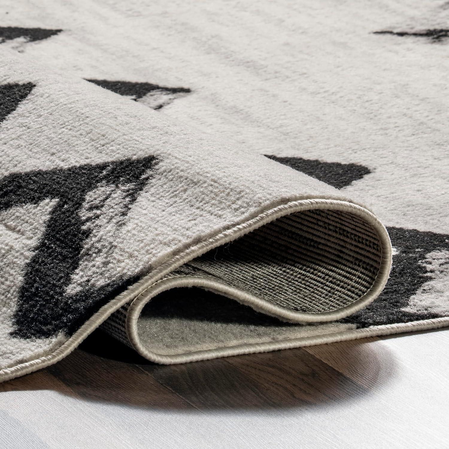 Nuloom Addison Chevron 7x9 Indoor Area Rug for Living Room Bedroom Dining Room Kitchen, Grey/Ivory
