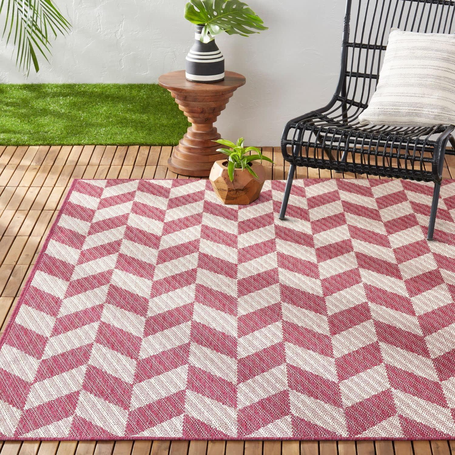 Modern Chic Red Geometric 8' x 10' Indoor/Outdoor Synthetic Rug