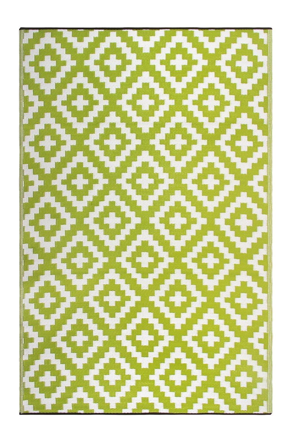 FH Home Outdoor Rug - Waterproof, Fade Resistant, Crease-Free - Premium Recycled Plastic - Geometric - Patio, Porch, Deck, Balcony - Aztec - Green & White - 5 x 8 ft