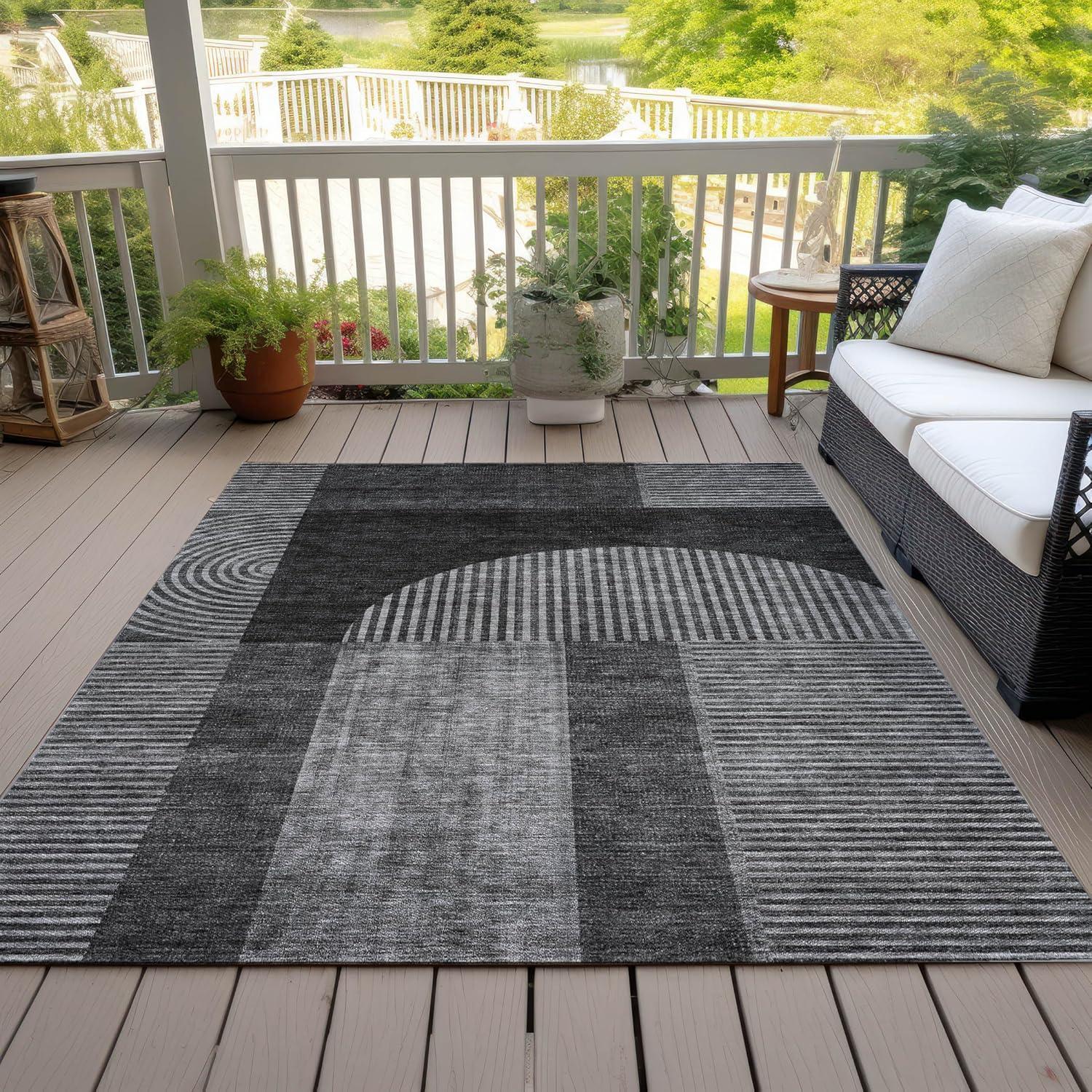 Charcoal Geometric Synthetic Flat Woven Indoor Outdoor Rug 3' x 5'