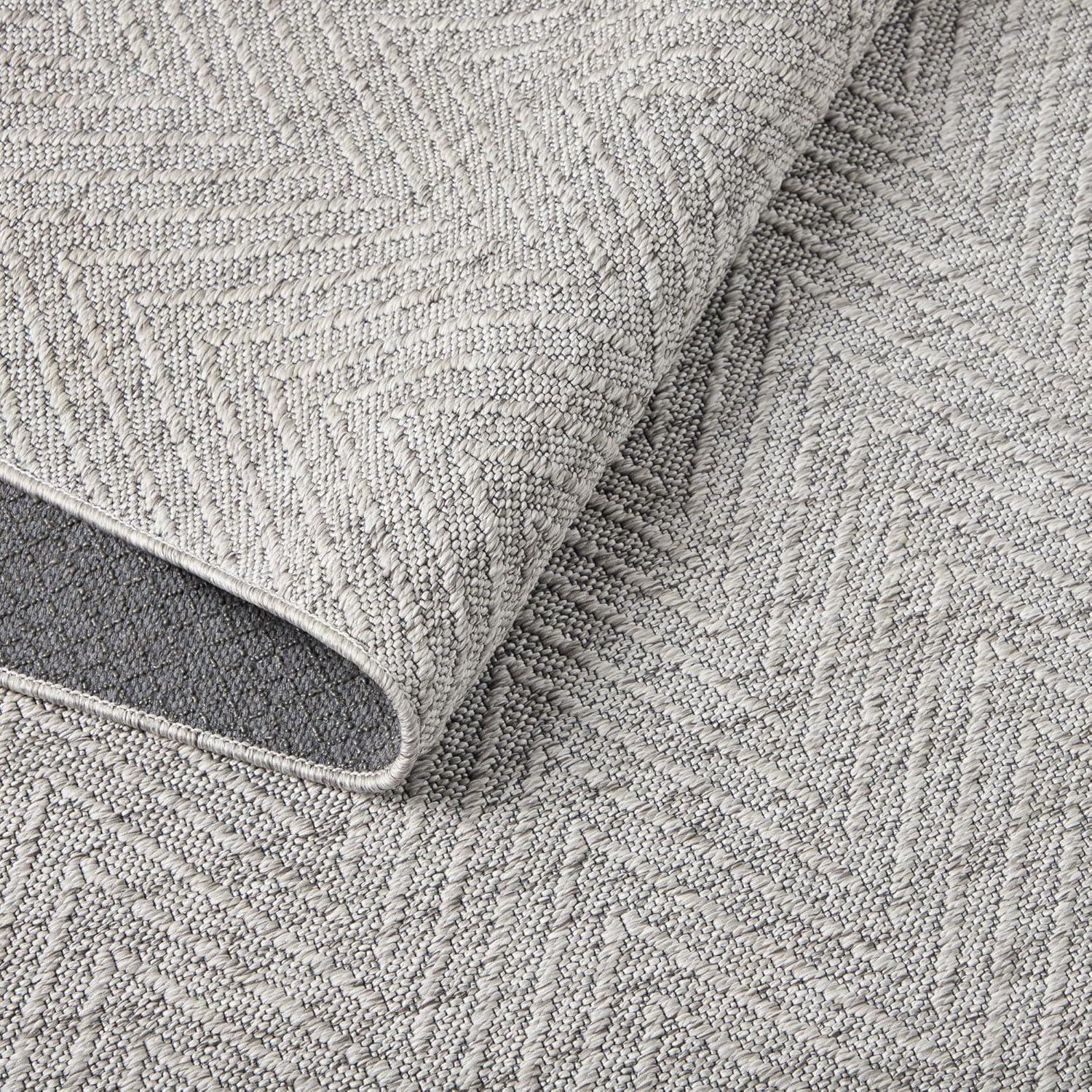 TOWN & COUNTRY BASICS Pax Herringbone Textured Solid Machine Washable Area Rug Grey