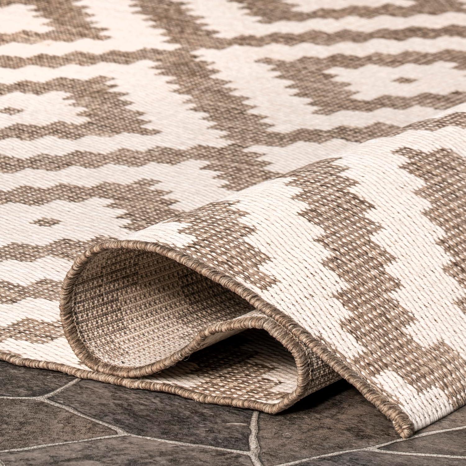 Nuloom Marybelle Trellis 5x8 Indoor/Outdoor Area Rug for Living Room Patio Deck Front Porch Kitchen, Taupe/Ivory