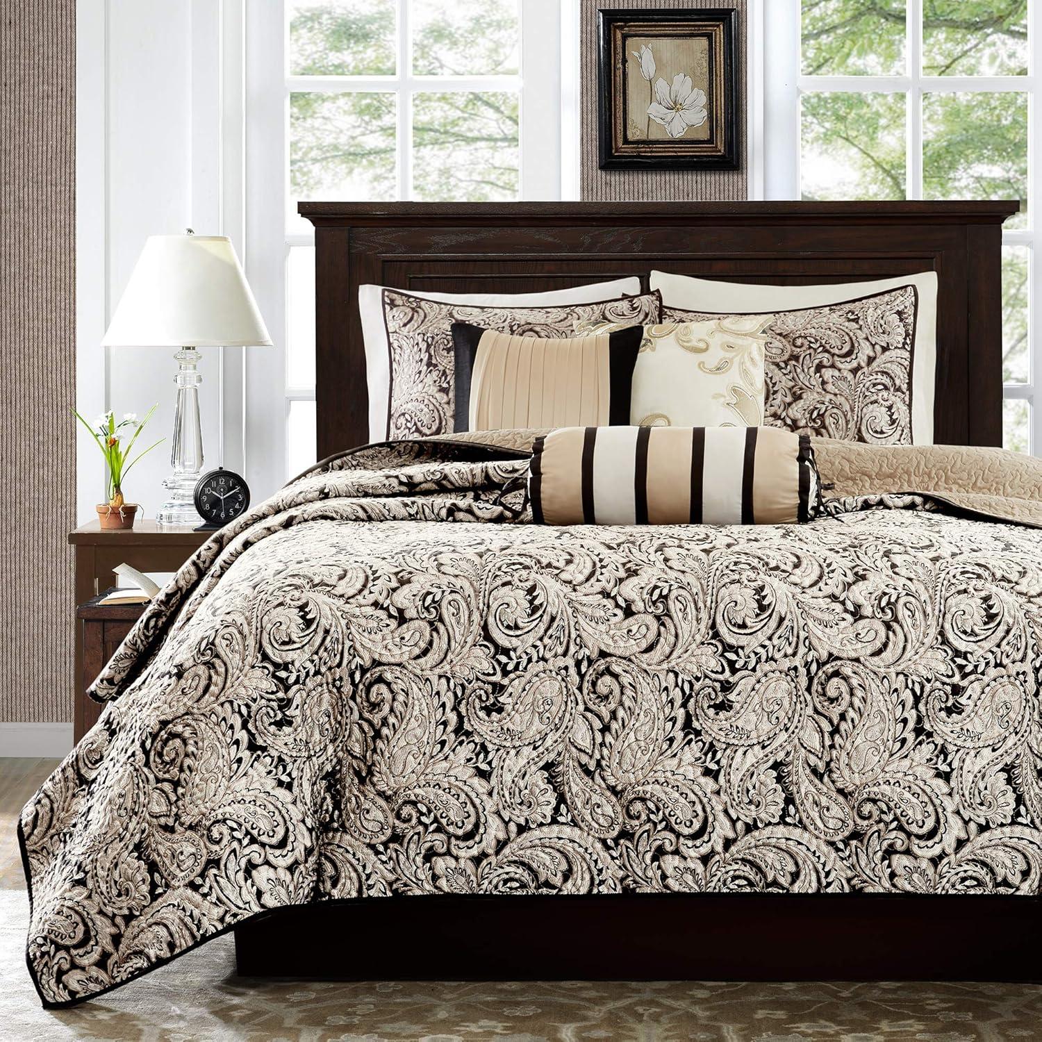 Aubrey 6 Piece Jacquard Quilt Set with Throw Pillows