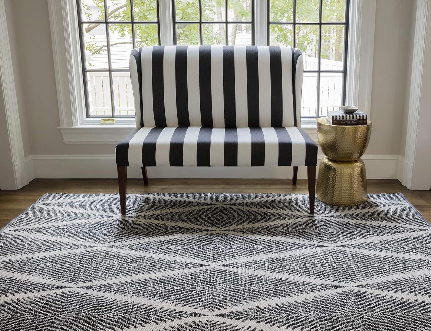 River Beacon Handwoven Indoor / Outdoor Rug by Erin Gates - 5' x 7'6"