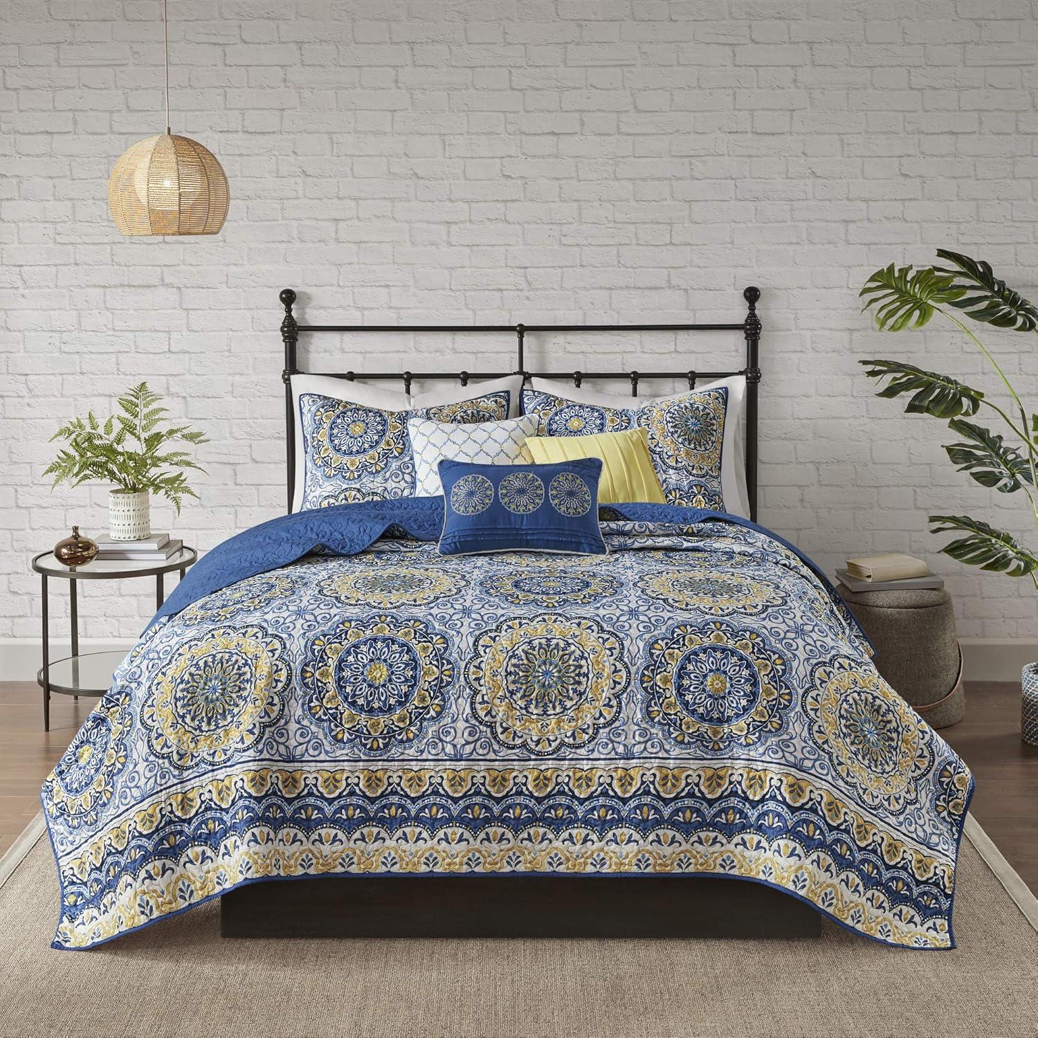 Madison Park 6 Piece Reversible Quilt Set with Throw Pillows