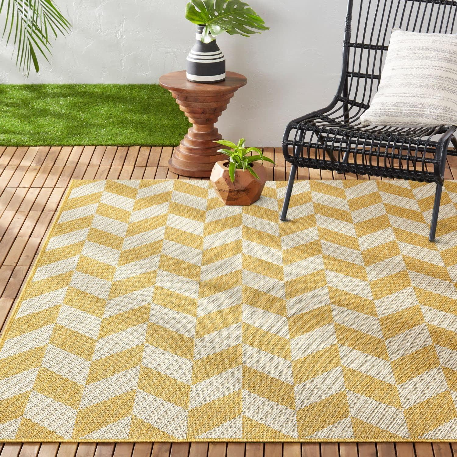 NICOLE MILLER NEW YORK Patio Country Calla Herringbone Indoor/Outdoor Area Rug, Yellow/Cream