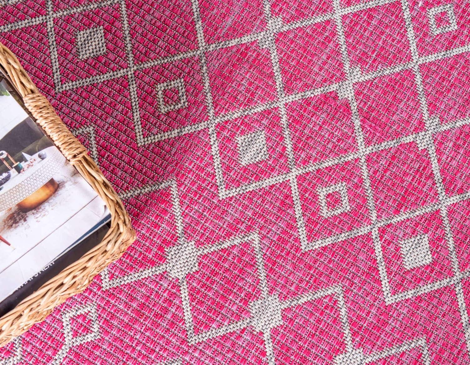 Fuschia Geometric Trellis 5'1" x 8' Outdoor Synthetic Rug