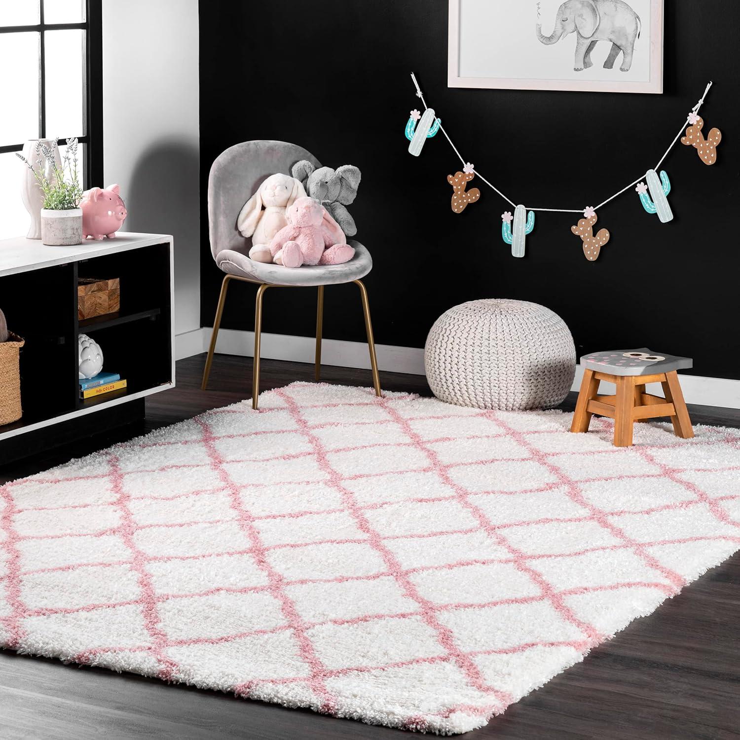 Nuloom Nelda Trellis 5x8 Shag Indoor Area Rug for Living Room Bedroom Dining Room Nursery, Baby Pink/White