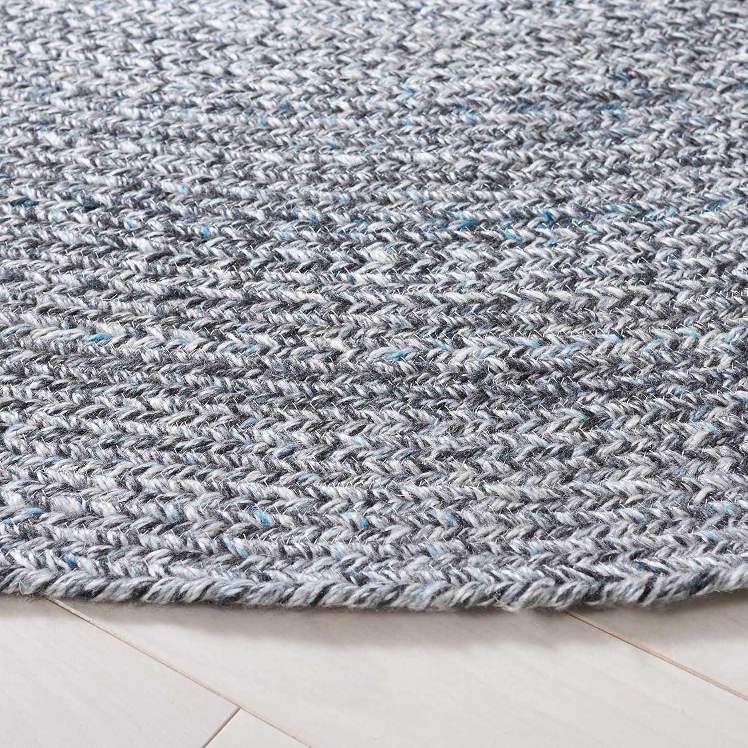 Braided BRD804 Hand Woven Area Rug - Black/Ivory - 4' round - Safavieh.