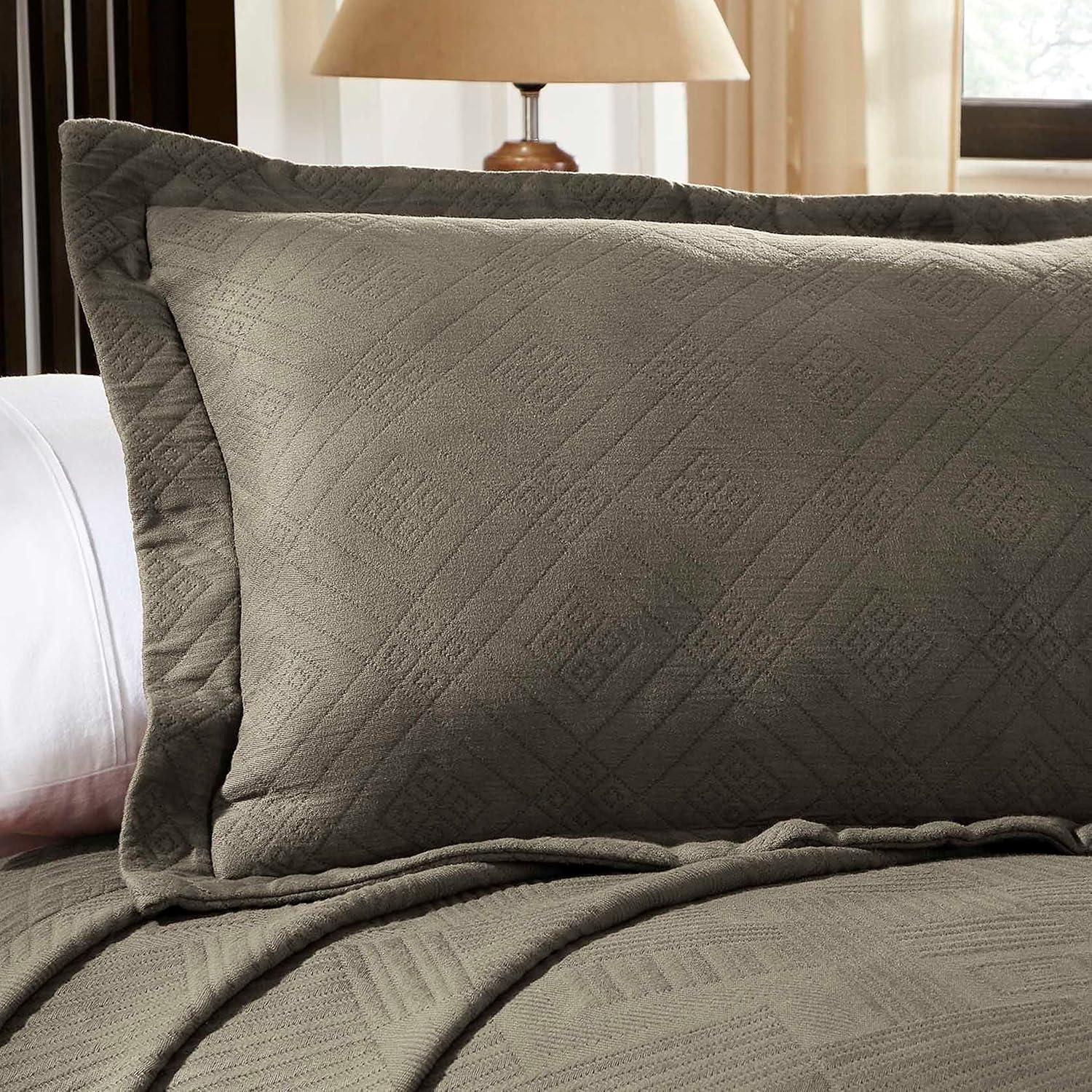 Superior Geometric Fret Cotton Decorative Bedspread and Sham Set, King, Charcoal