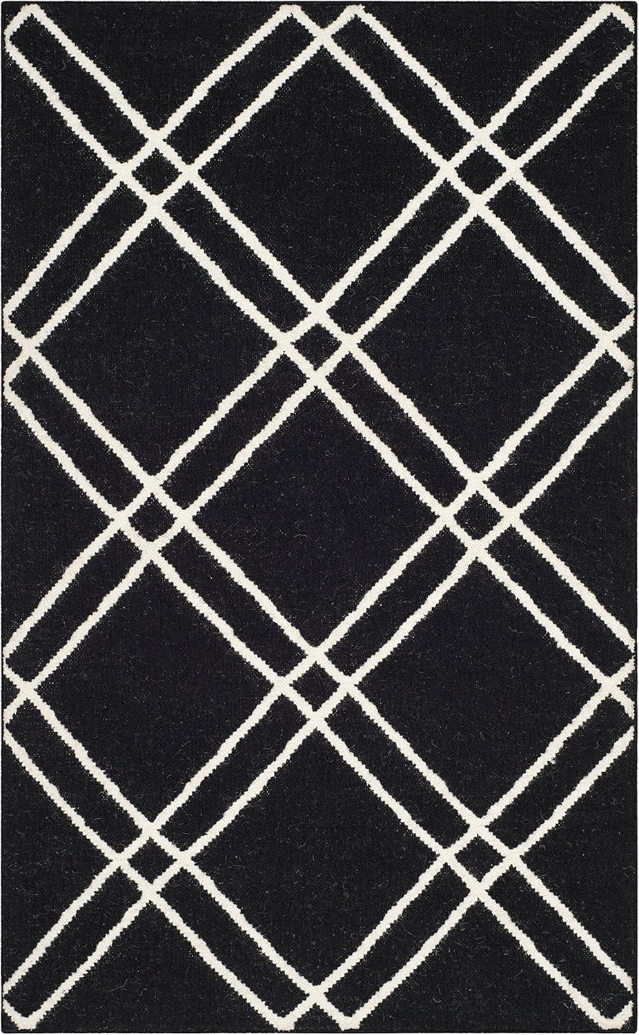 Dhurries DHU638 Hand Woven Accent Rug - Black/Ivory - 2'6"x4' - Safavieh.