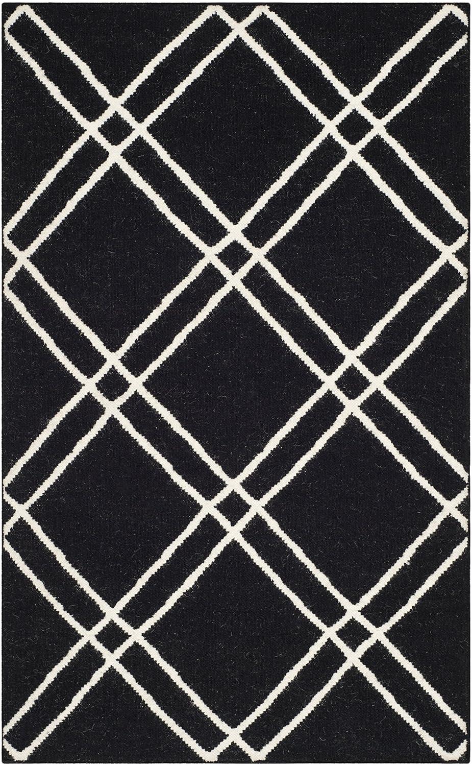 Dhurries DHU638 Hand Woven Accent Rug - Black/Ivory - 2'6"x4' - Safavieh.