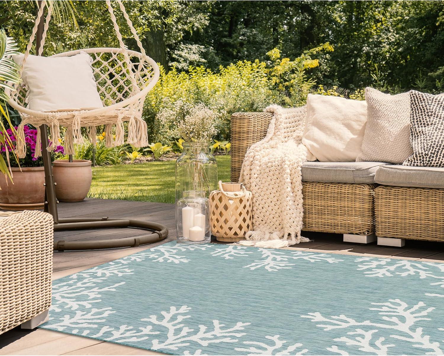 Liora Manne Carmel Coral Border Indoor/Outdoor Rug Aqua 3'3" x 4'11"