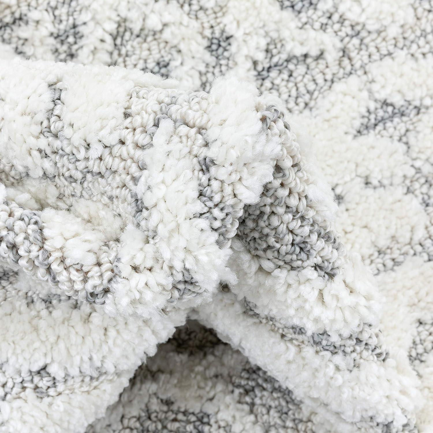 Well Woven Illana Cream Ethnic High-Lo Textured Diamond Area Rug (6'7" x 9'6")