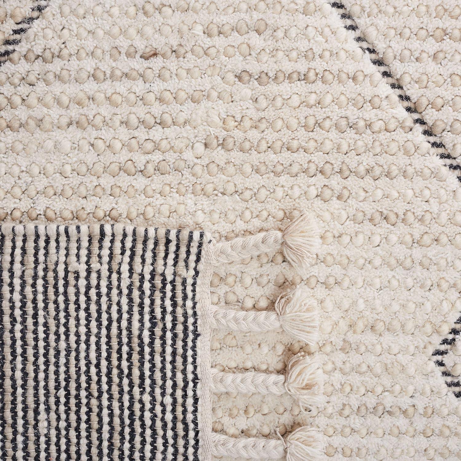 SAFAVIEH Casablanca Constance Diamond Wool Area Rug, Beige, 3' x 5'