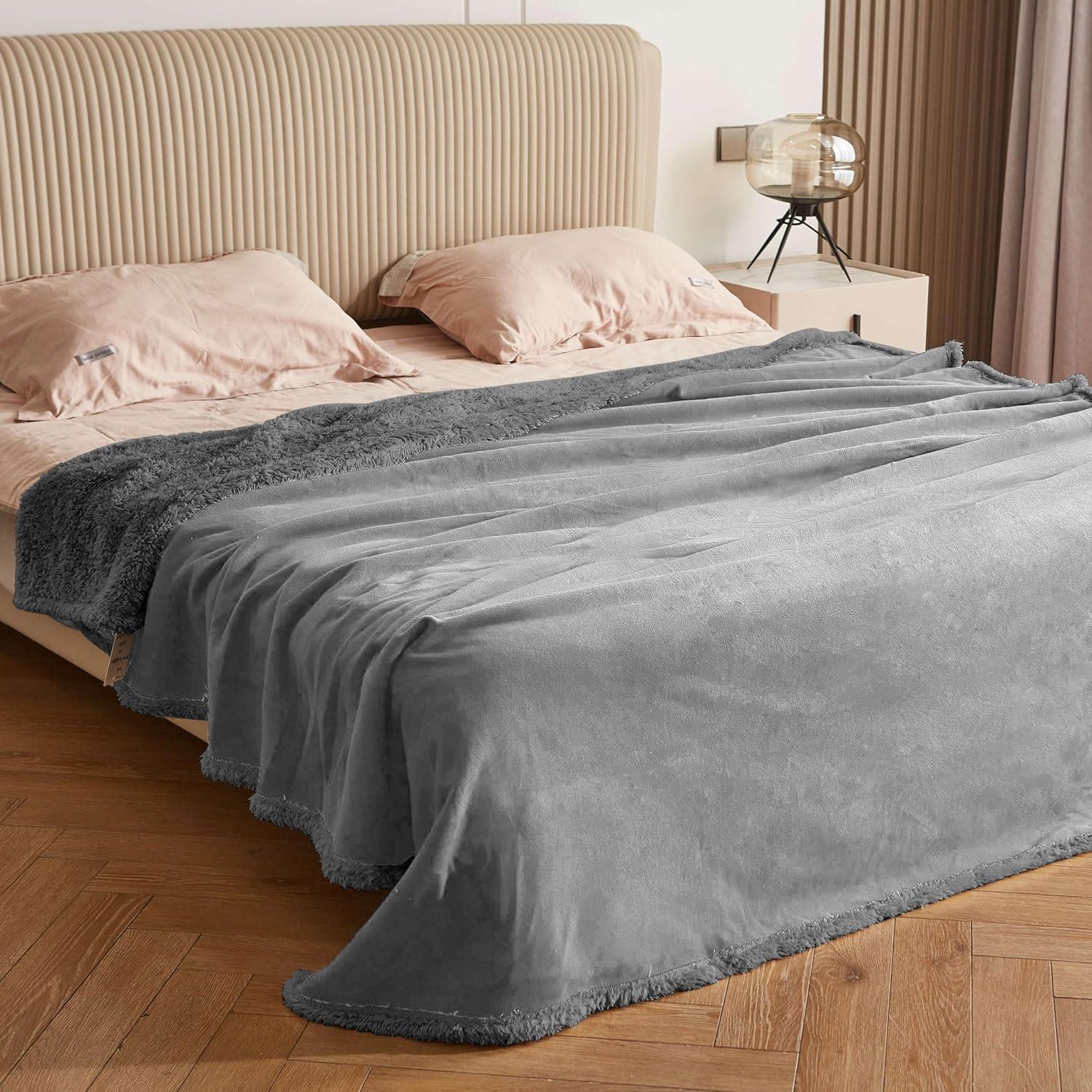 Kritter Planet Waterproof Blanket for Dogs, 80x60 Inches, Light Gray