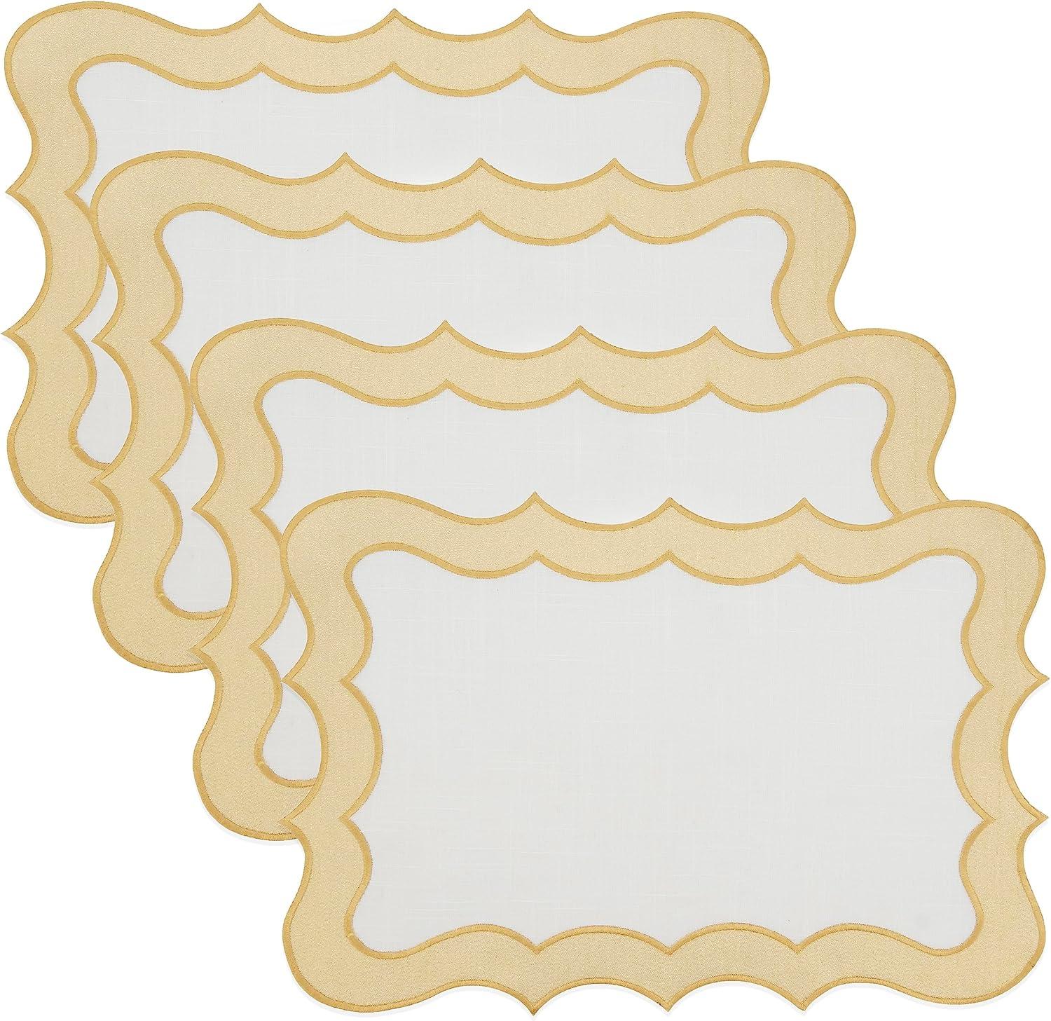 Enchanting Scallop Border Placemat