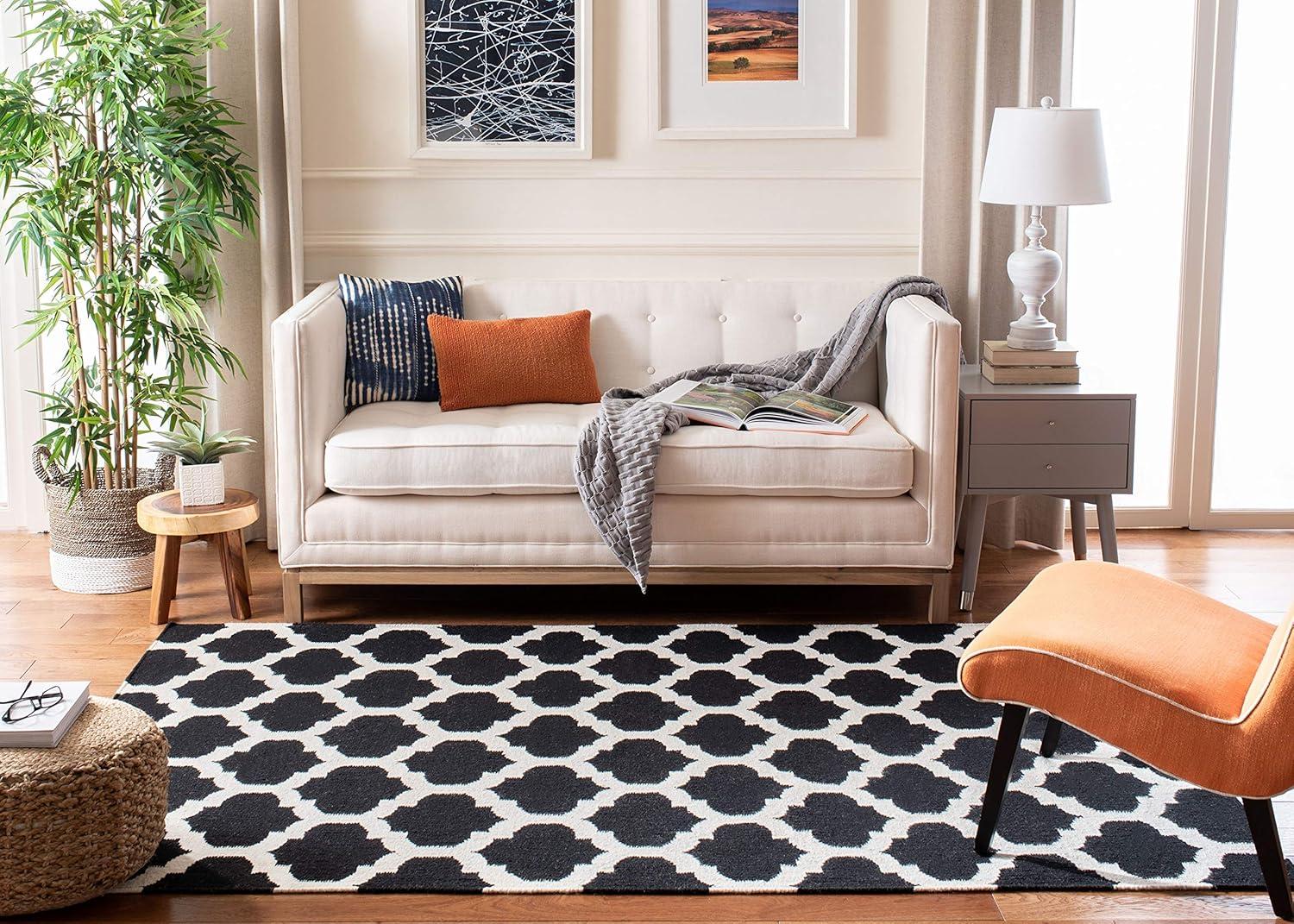 SAFAVIEH Dhurrie Watson Geometric Moroccan Wool Area Rug, Black/Ivory, 3' x 5'