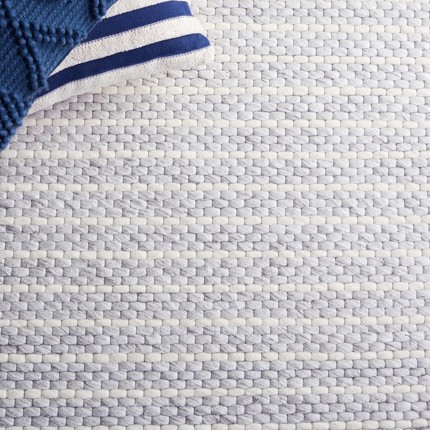 Marbella MRB207 Hand Woven Indoor Accent Rug - Light Grey/Ivory - 3'x5' - Safavieh