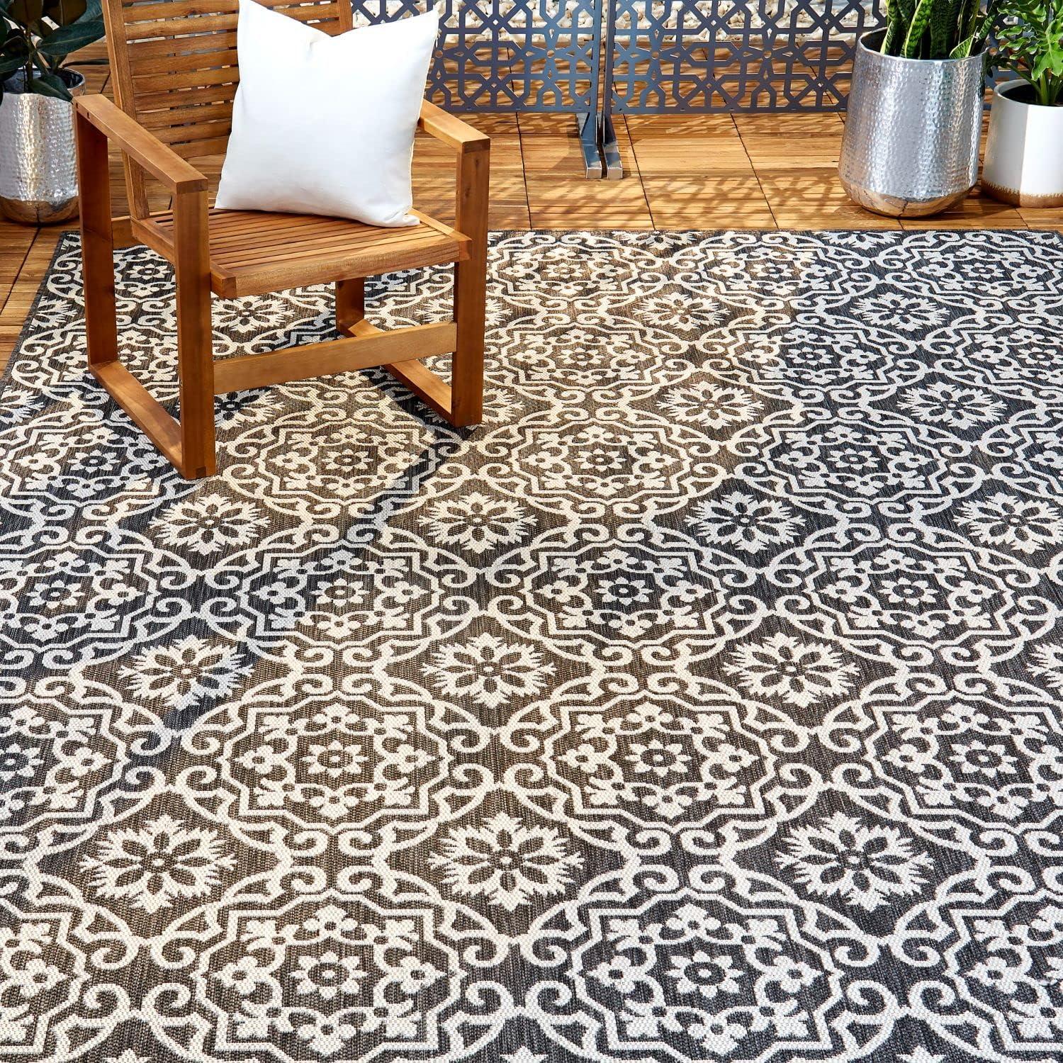 NICOLE MILLER NEW YORK Patio Country Danica Geometric Indoor/Outdoor Area Rug, Black/Grey