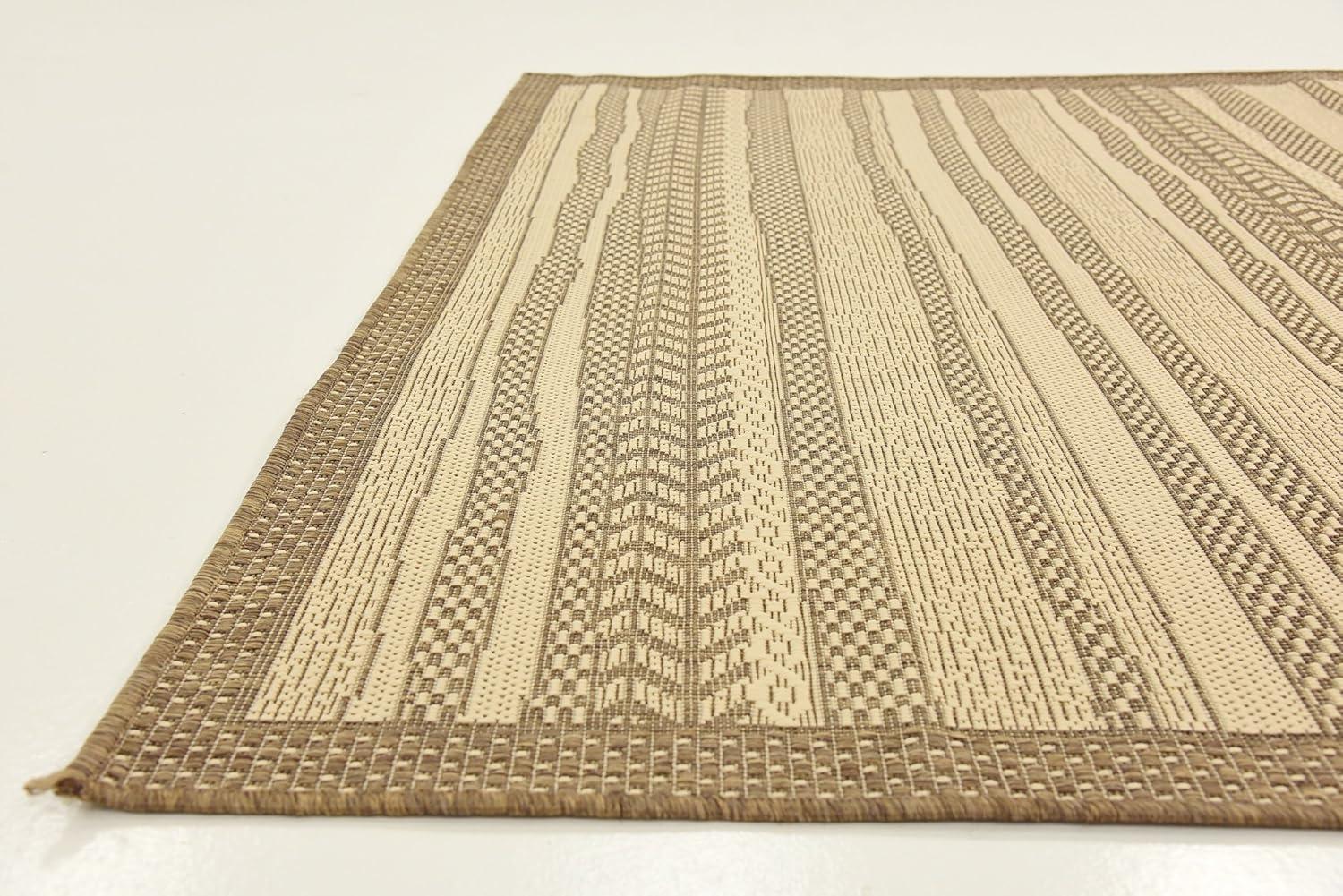 Unique Loom Lines Outdoor 5 x 8 (ft) Loomed Polypropylene Brown/Beige Rectangular Indoor/Outdoor Geometric French Country Area rug