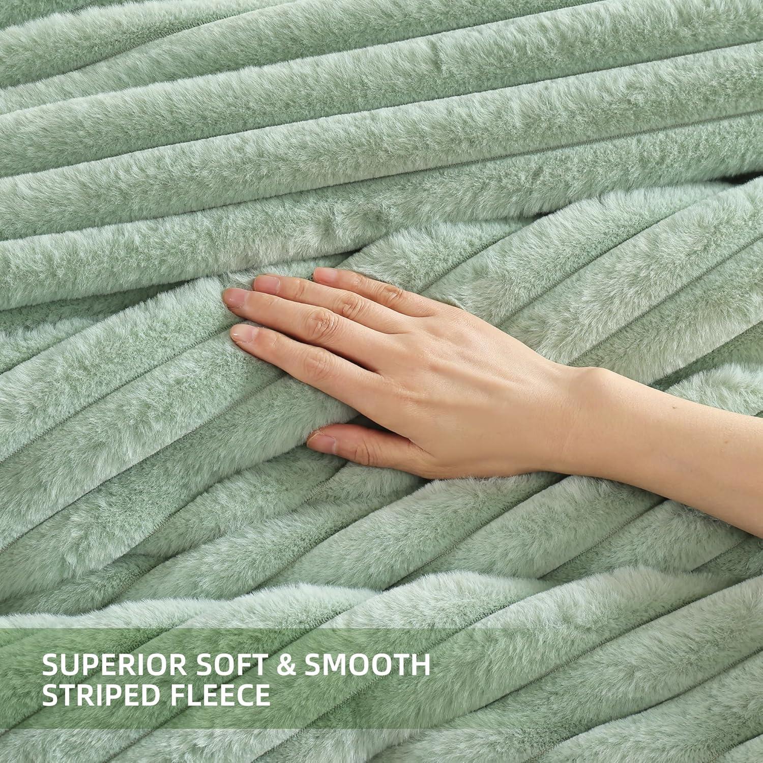 Smoofy Fluffy Twin Comforter Sets 2 Pieces - Sage Green Fleece Fluffy Comforter Set, Luxury Fuzzy Twin Bedding Set, Soft Twin Size Comforter All Season, Heavy Faux Fur Comforter with Pillow Cases