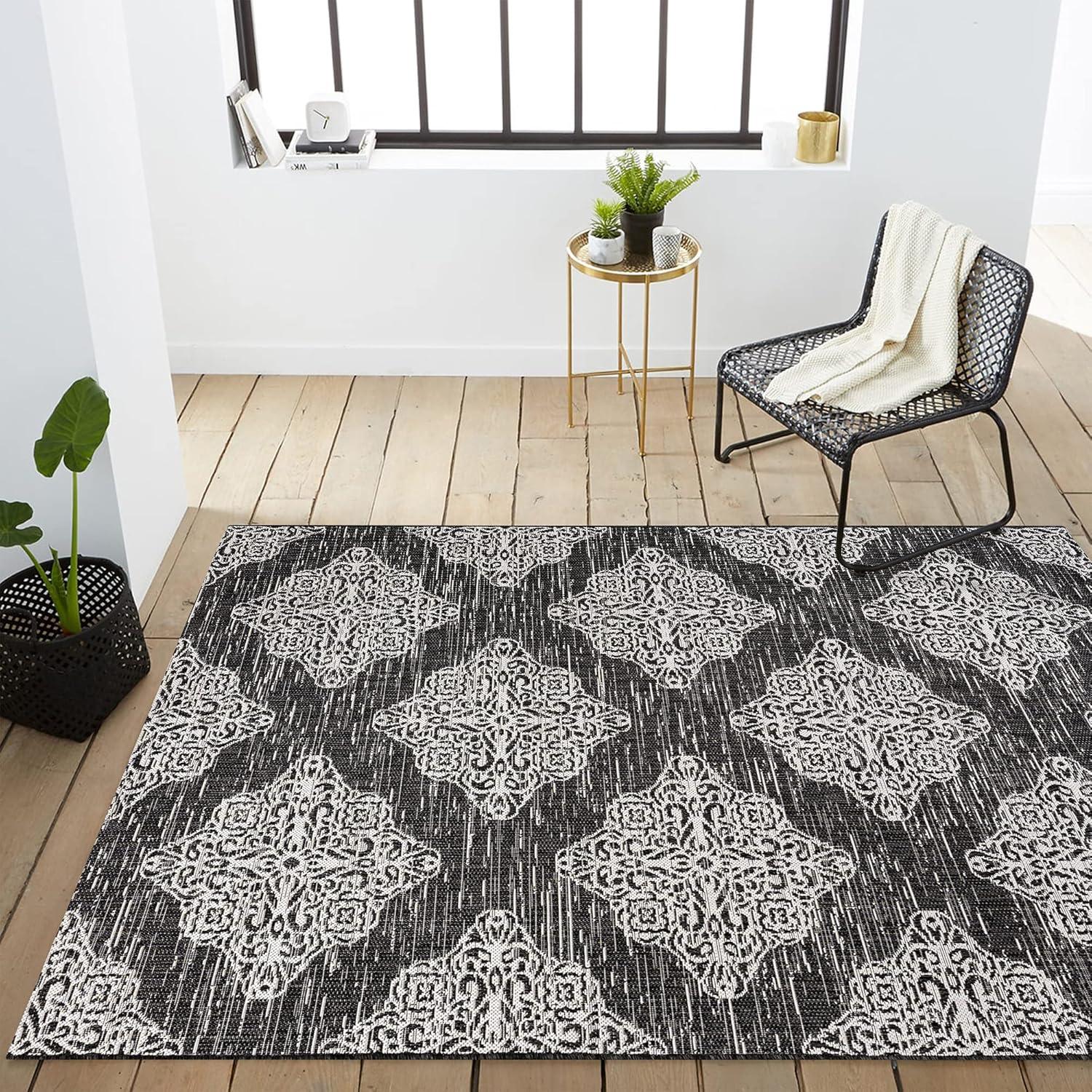 Tuscany Black/Ivory Medallion 3x5 Synthetic Area Rug