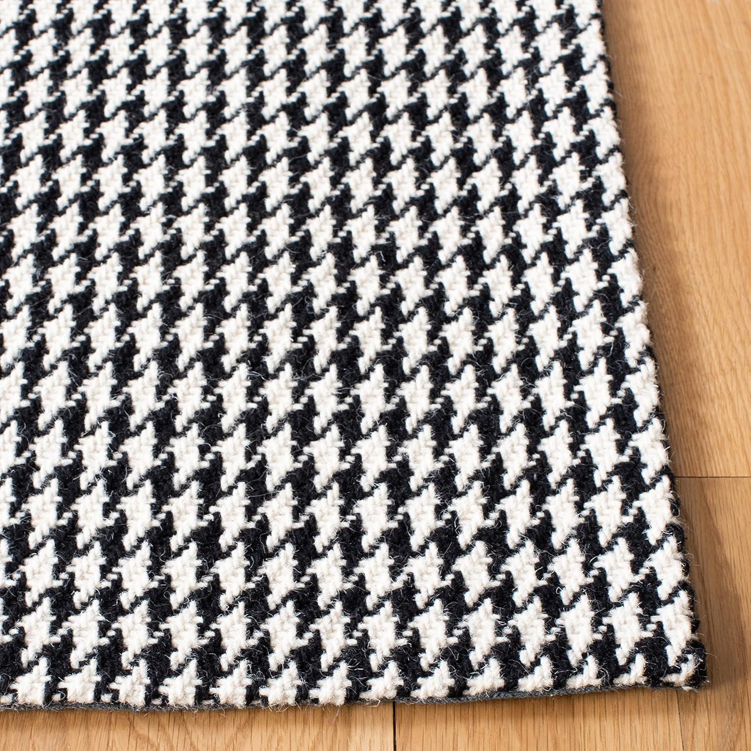 Marbella MRB319 Hand Woven Indoor Accent Rug - Black/Ivory - 3'x5' - Safavieh