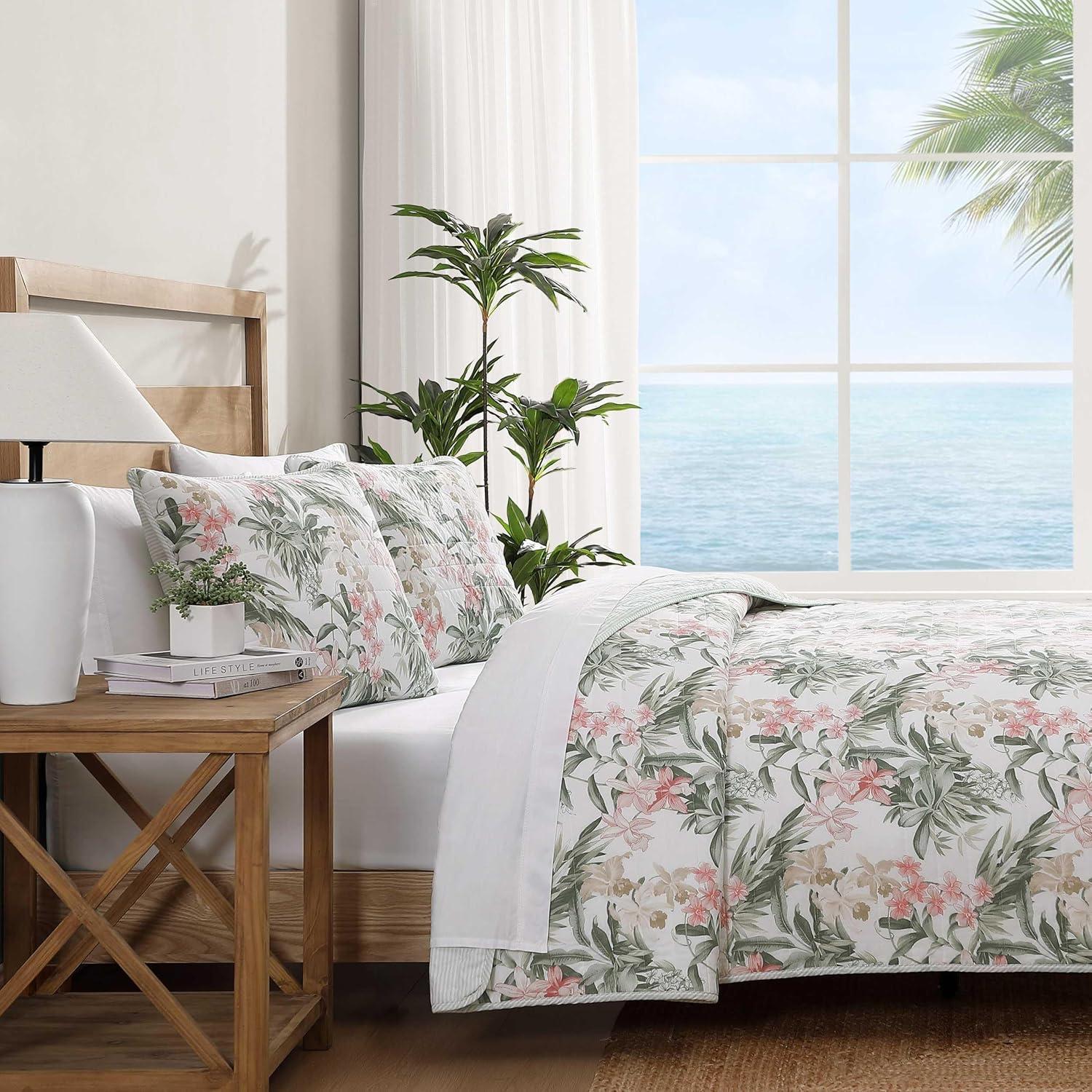 Tommy Bahama - Full/Queen Quilt Set, Super Soft Bedding with Matching Shams, Botanical Home Essentials Bahama Fronds Beige, Full/Queen
