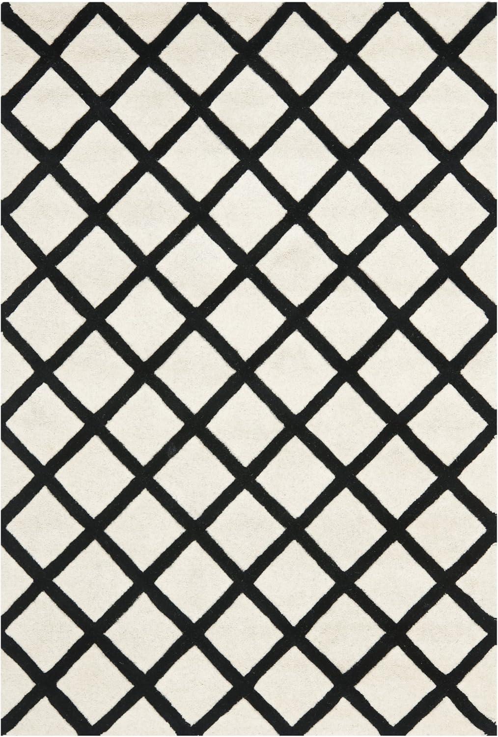 SAFAVIEH Chatham Jahn Geometric Diamonds Wool Area Rug, Ivory/Black, 6' x 9'