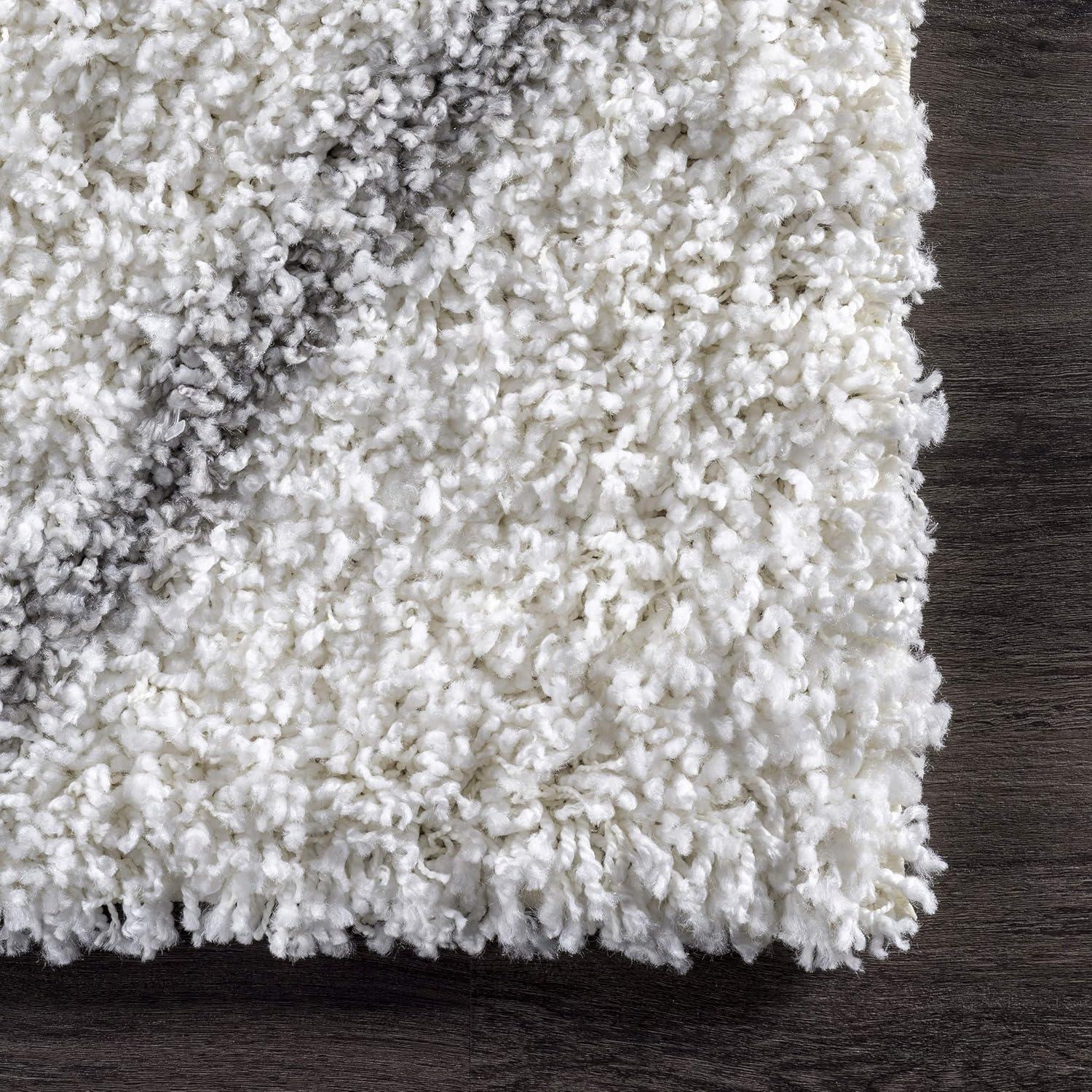 nuLOOM Tess Moroccan Shag Area Rug, 5' 3" x 7' 6", White