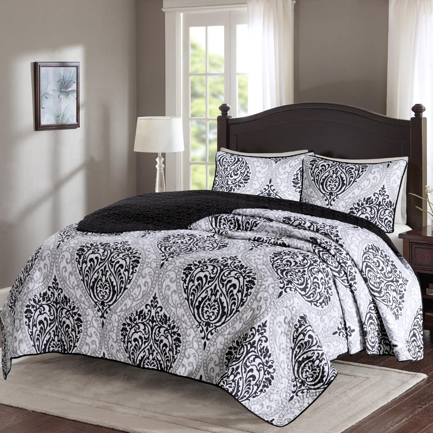 Comfort Spaces Full/Queen Quilt Set 3-Piece Black/White Printed Damask Breathable Lightweight Summer Comforter Set