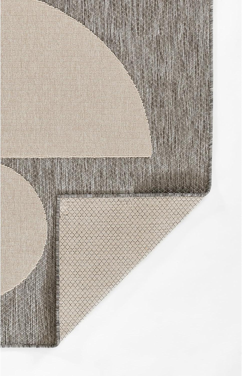 Momeni Axel Geometric Machine Loomed Indoor/Outdoor Rug Gray