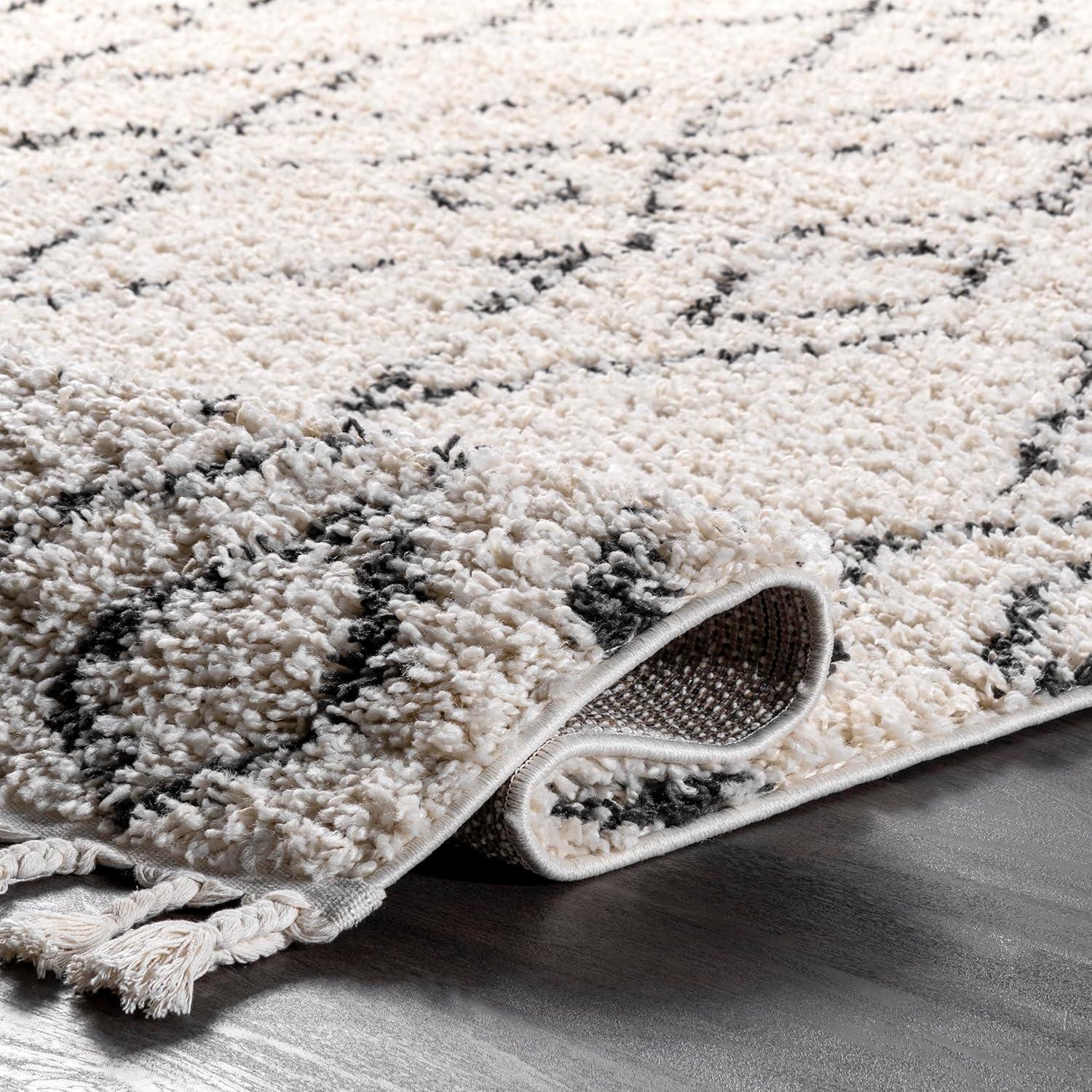 Nuloom Nieves Moroccan 3x5 Accent Indoor Area Rug for Living Room Bedroom Dining Room Entryway, Off White/Dark Grey