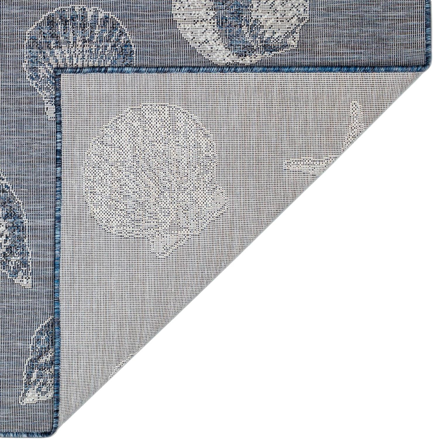 Liora Manne Carmel Shells Indoor/Outdoor Rug Navy 1'11" x 7'6"