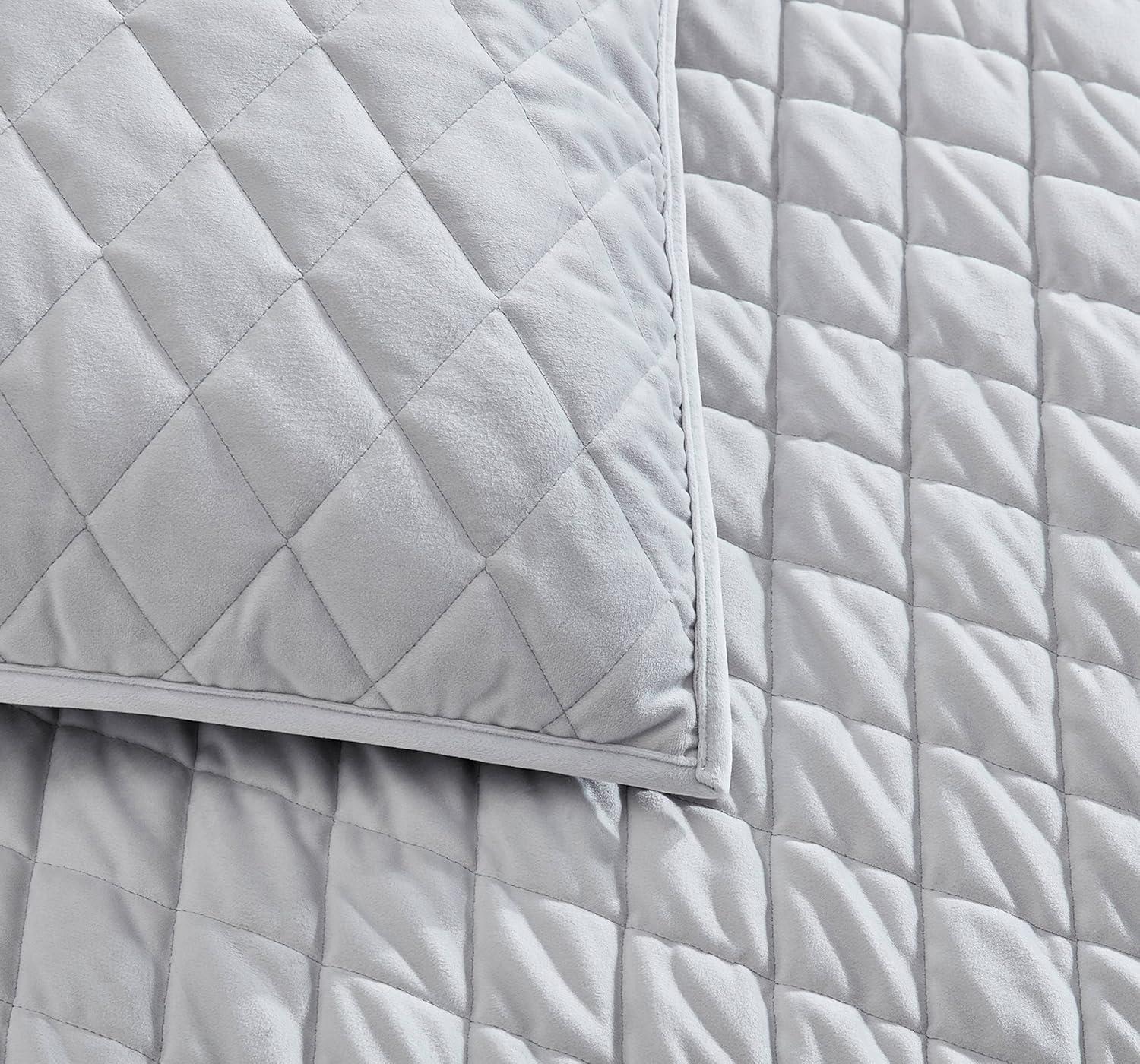 Vera Wang Waffle Stripe Vera Wang Diamond Velvet Quilt Set
