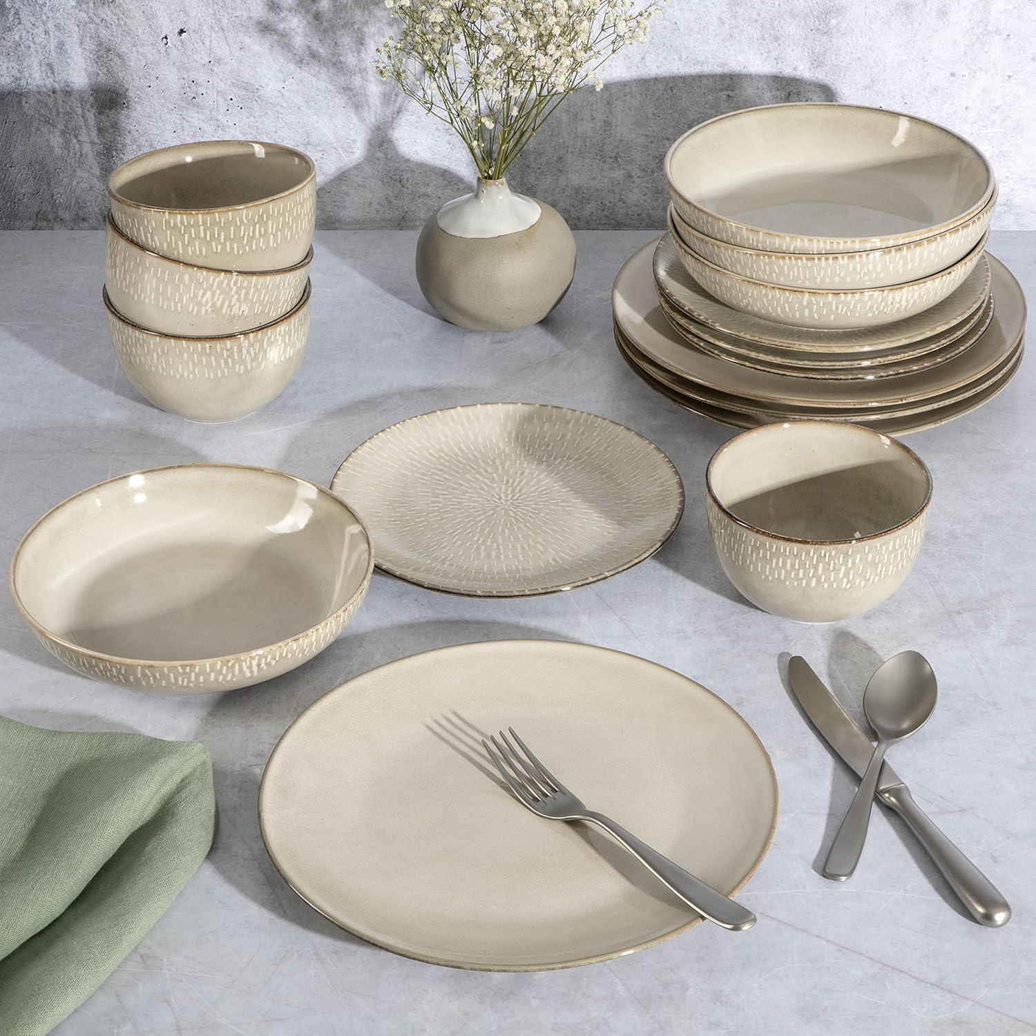 16 Piece Stoneware Dinnerware Set - Service for 4